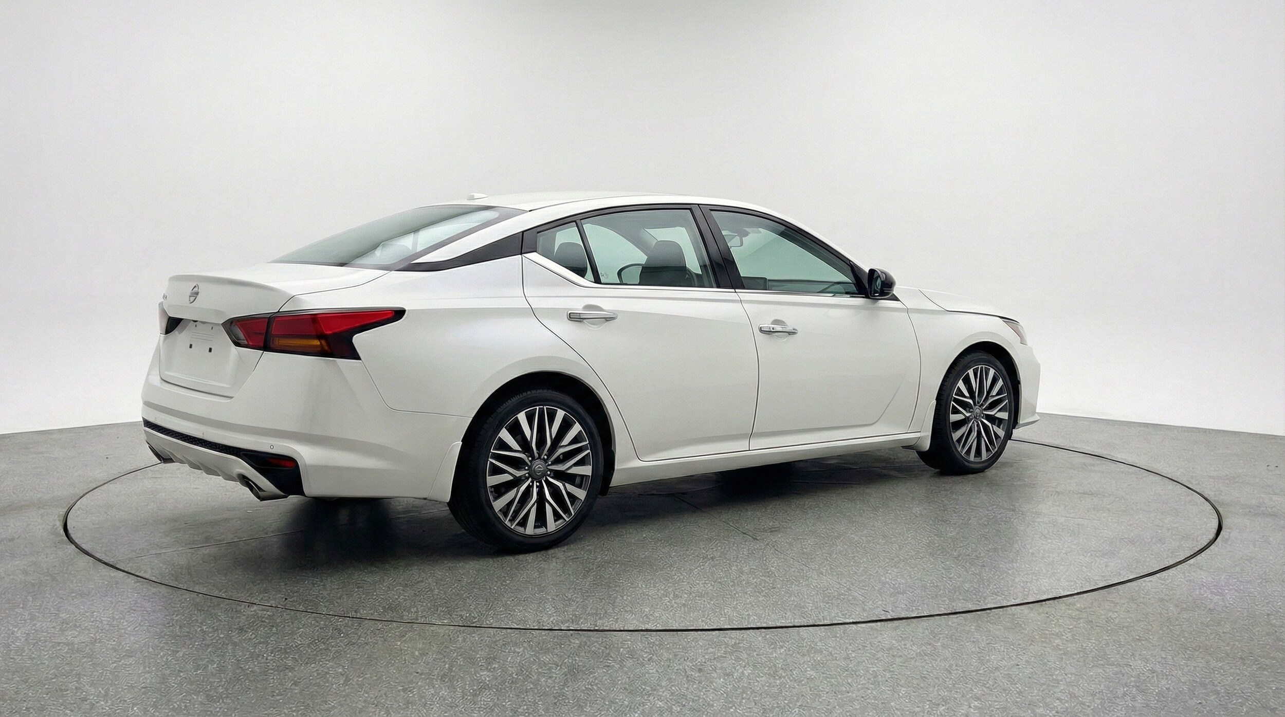 Thumbnail: 2025 Nissan Altima - 9