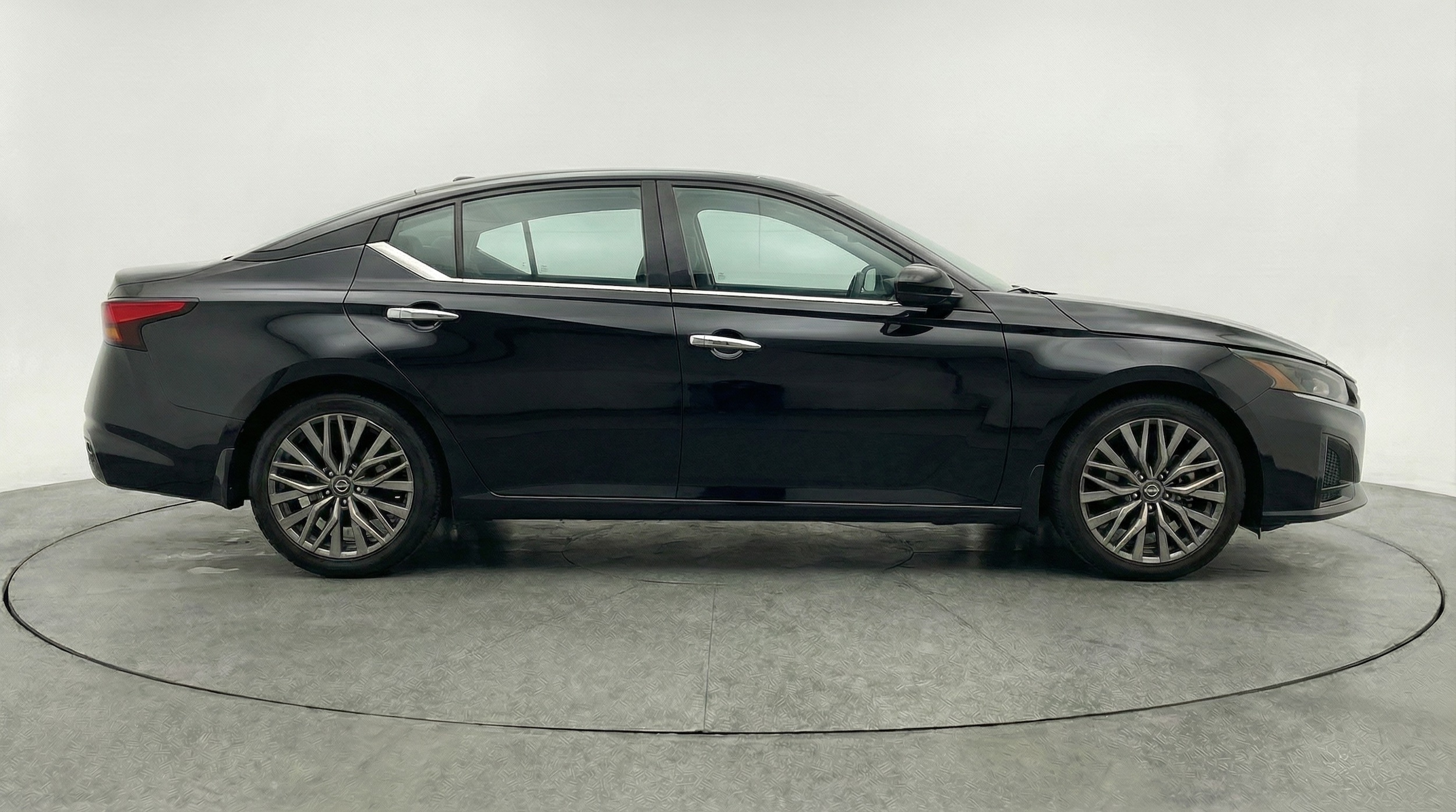 Thumbnail: 2025 Nissan Altima - 8