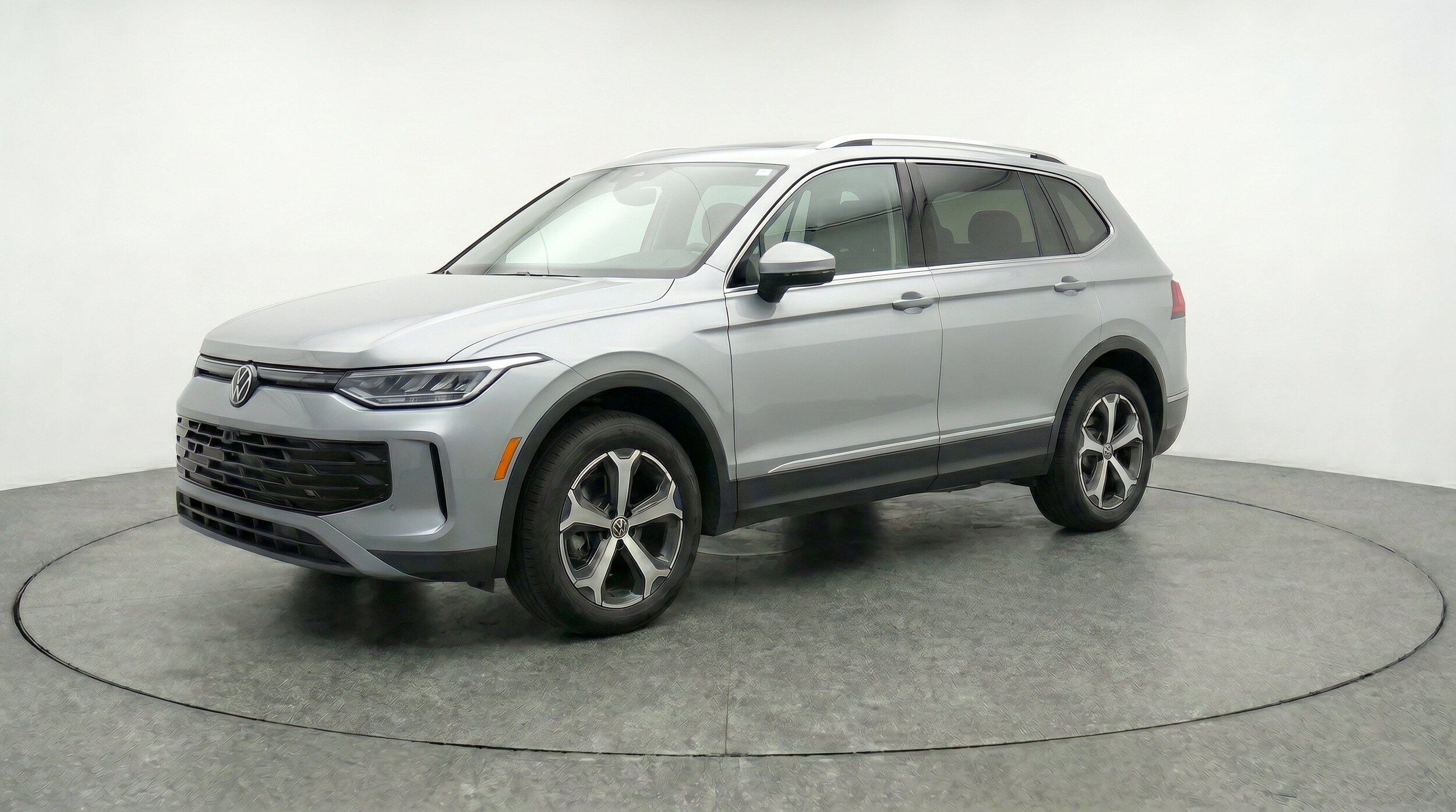 Thumbnail: 2026 Volkswagen Tiguan - 3