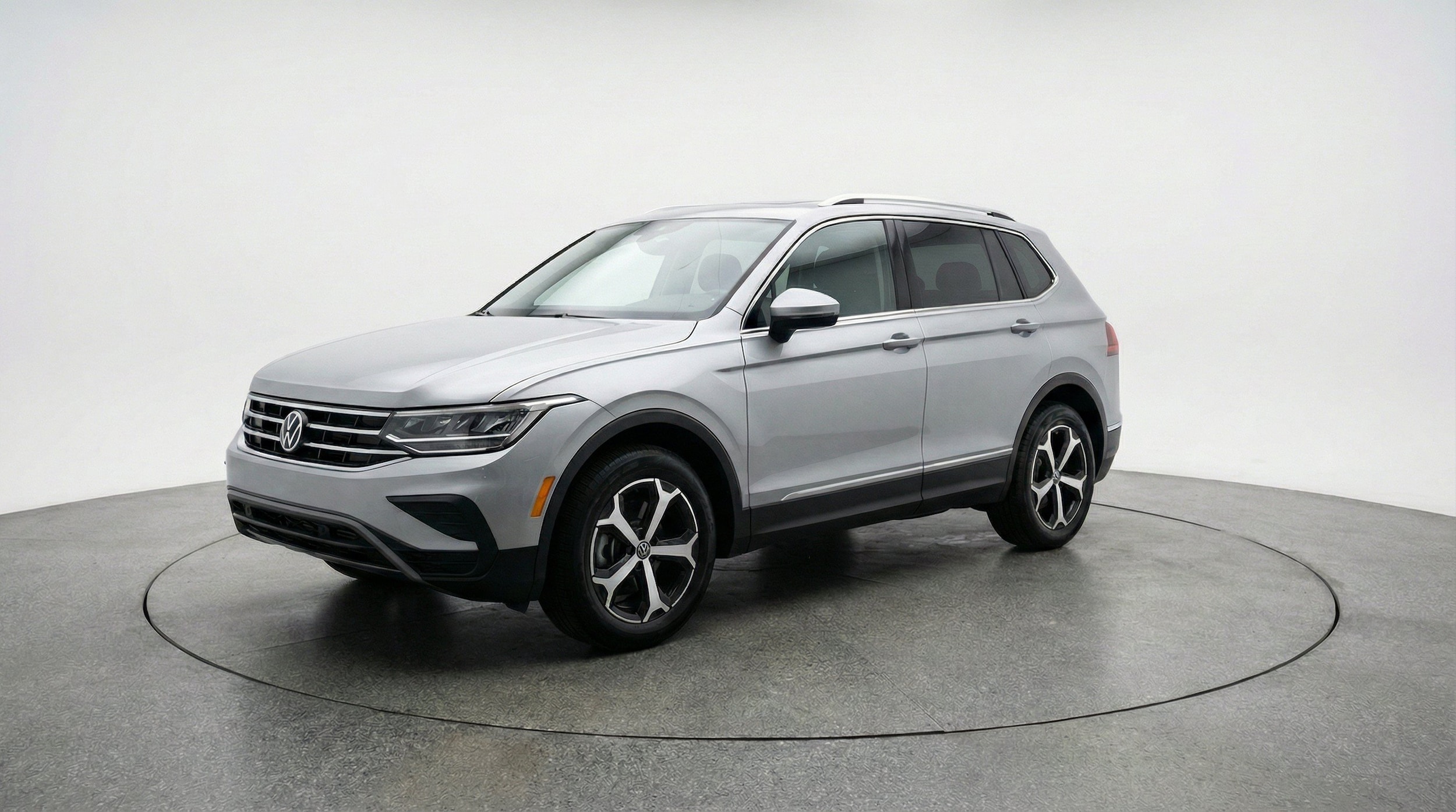 Thumbnail: 2026 Volkswagen Tiguan - 3