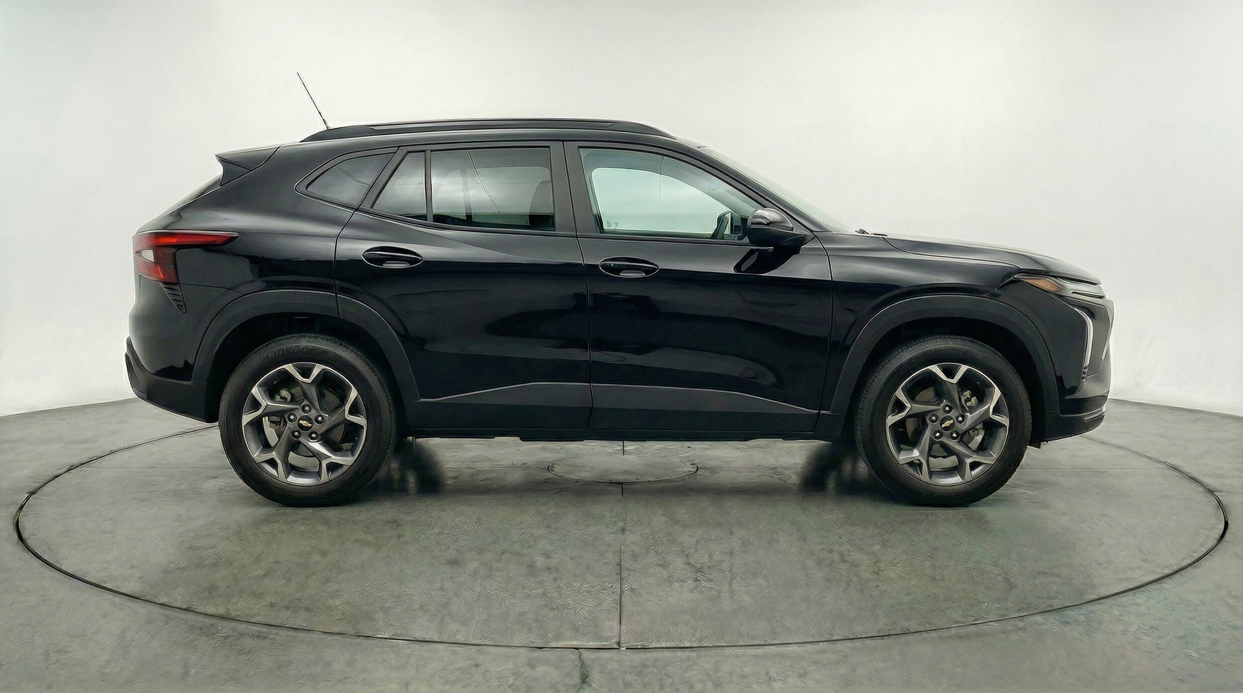 Thumbnail: 2025 Chevrolet Trax - 11