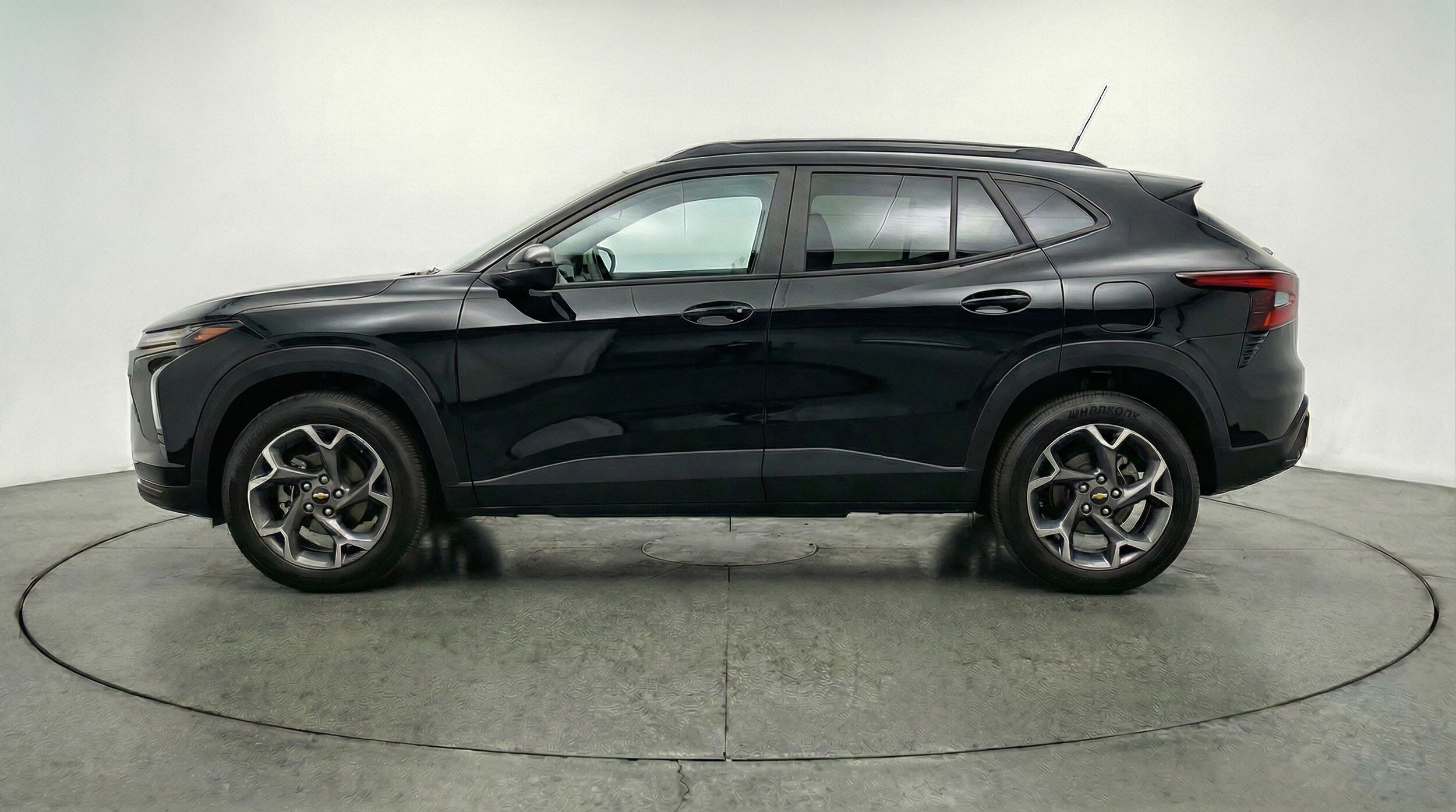 Thumbnail: 2025 Chevrolet Trax - 4