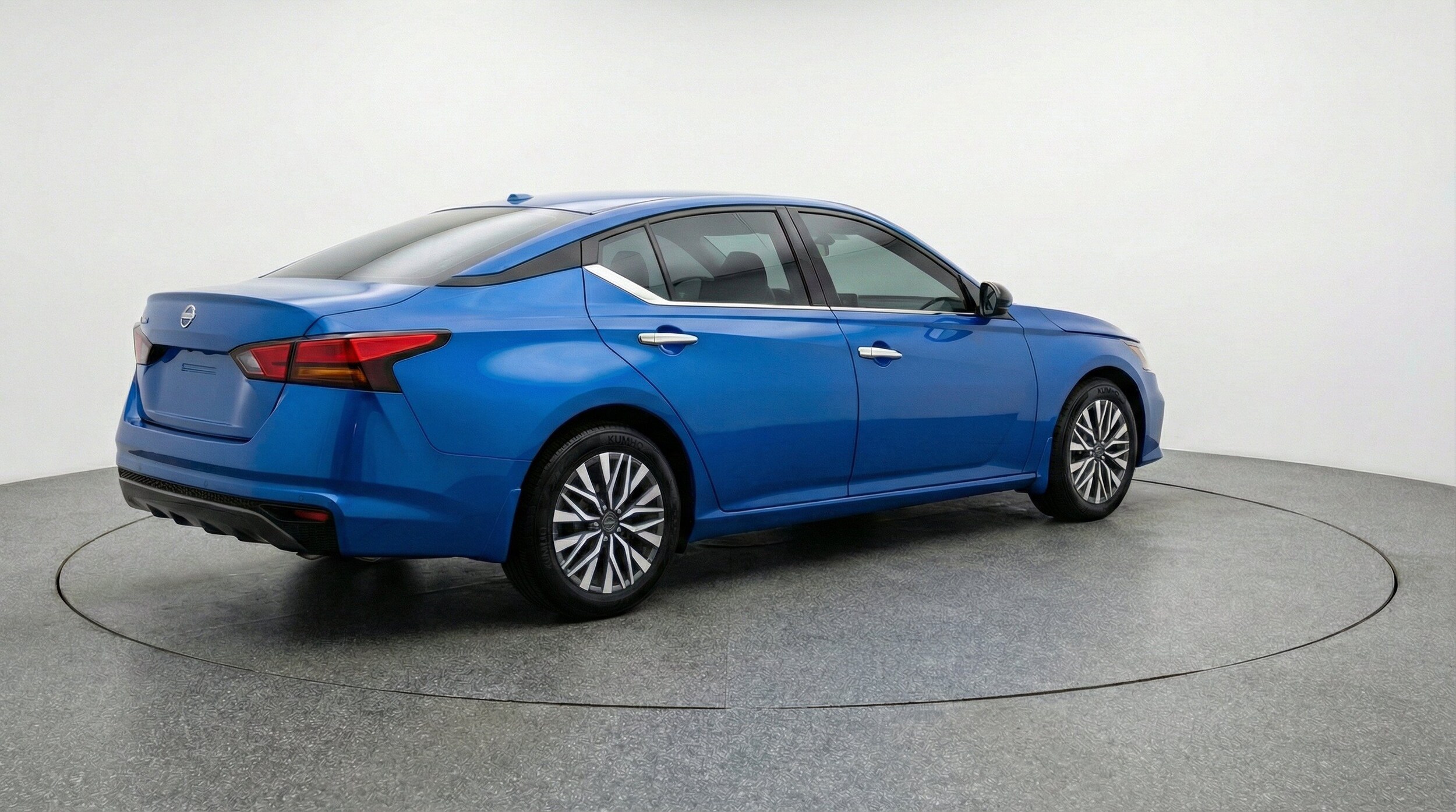 Thumbnail: 2025 Nissan Altima - 9