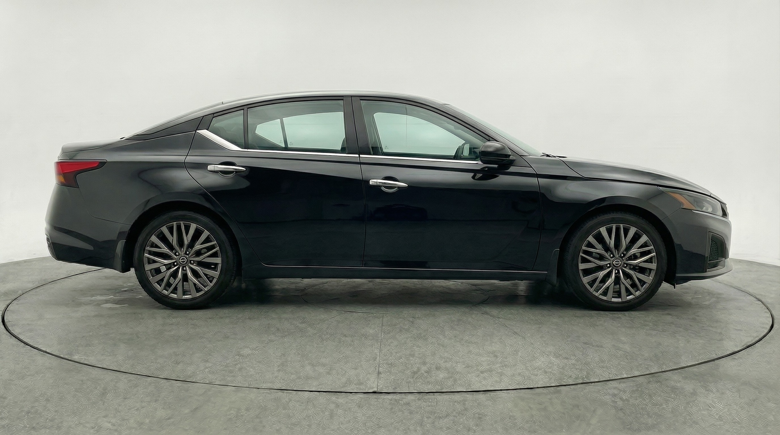 Thumbnail: 2025 Nissan Altima - 8