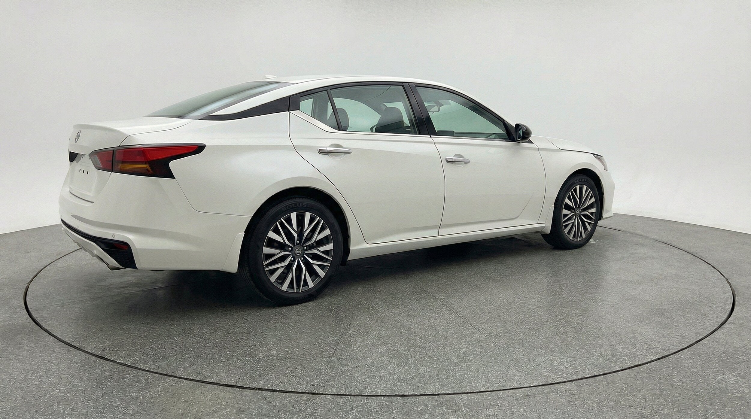Thumbnail: 2025 Nissan Altima - 9