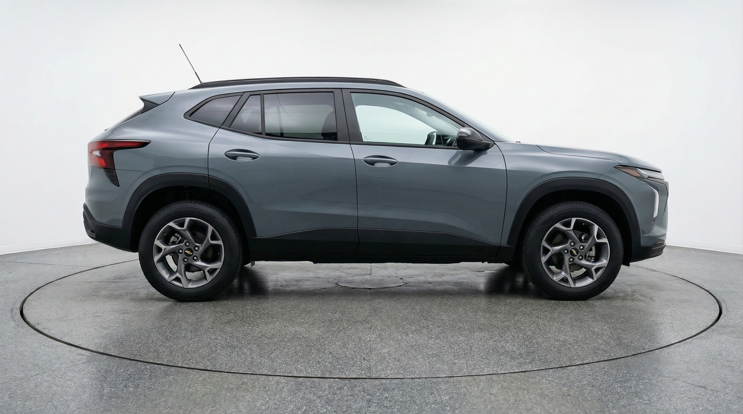 Thumbnail: 2025 Chevrolet Trax - 8