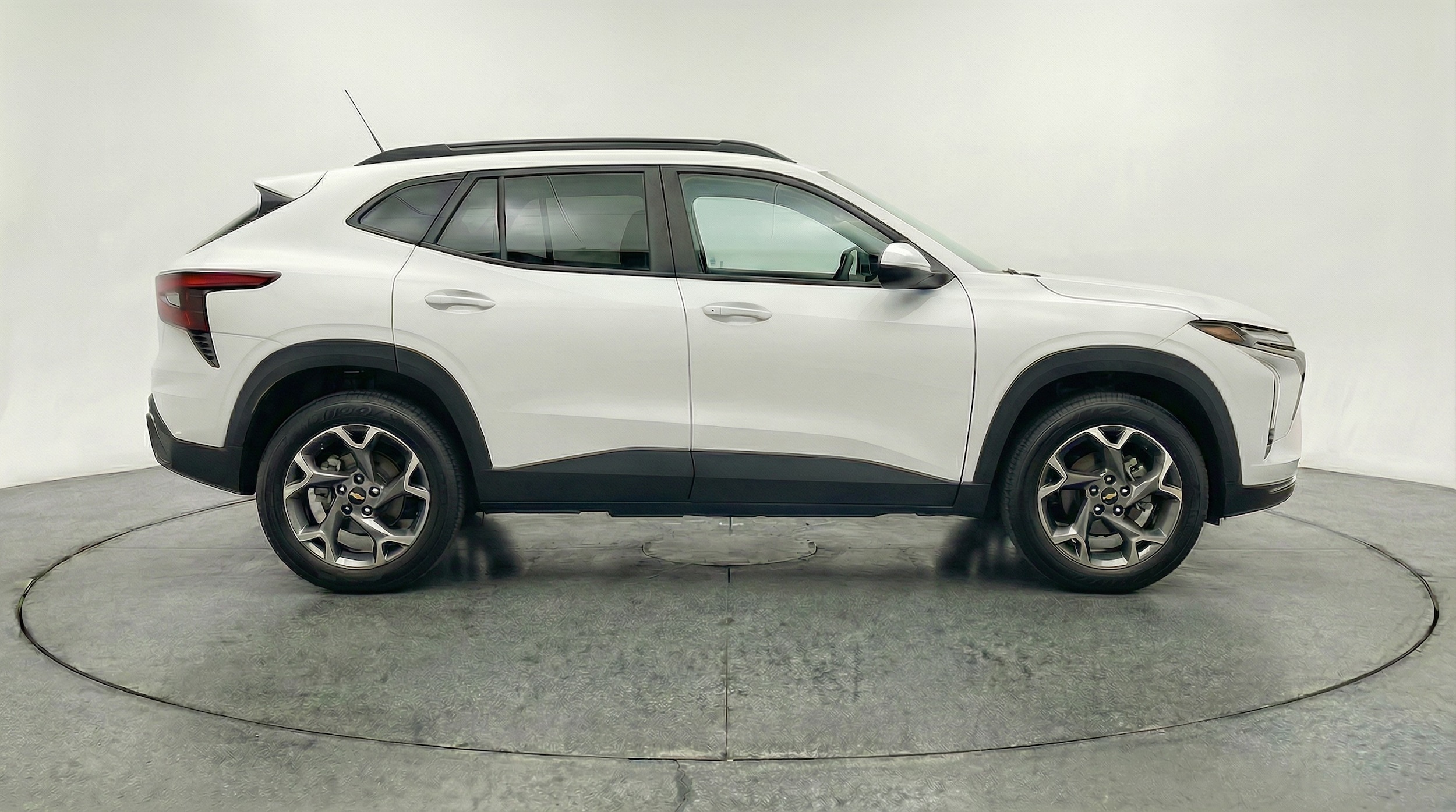 Thumbnail: 2025 Chevrolet Trax - 8