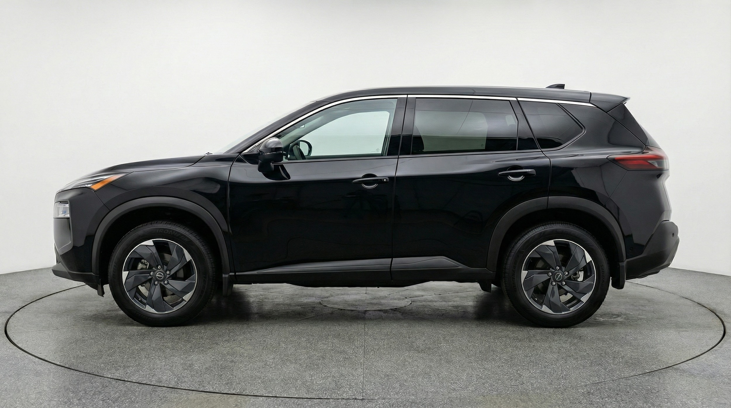 Thumbnail: 2025 Nissan Rogue - 4