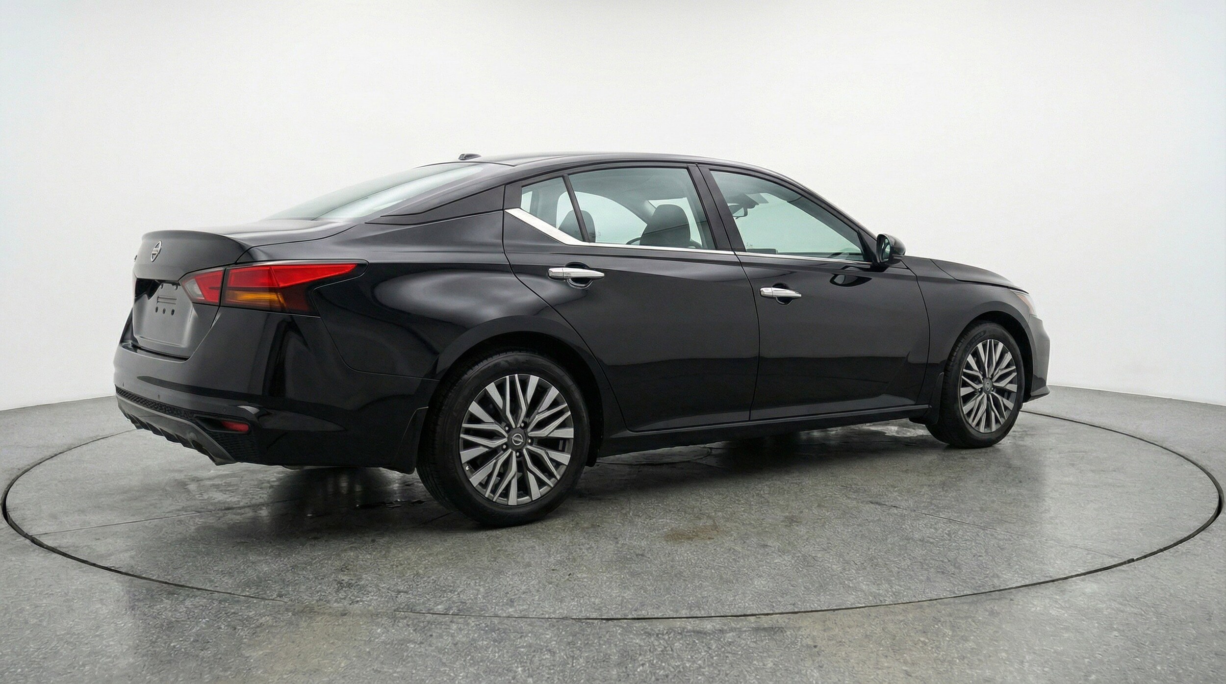 Thumbnail: 2025 Nissan Altima - 9