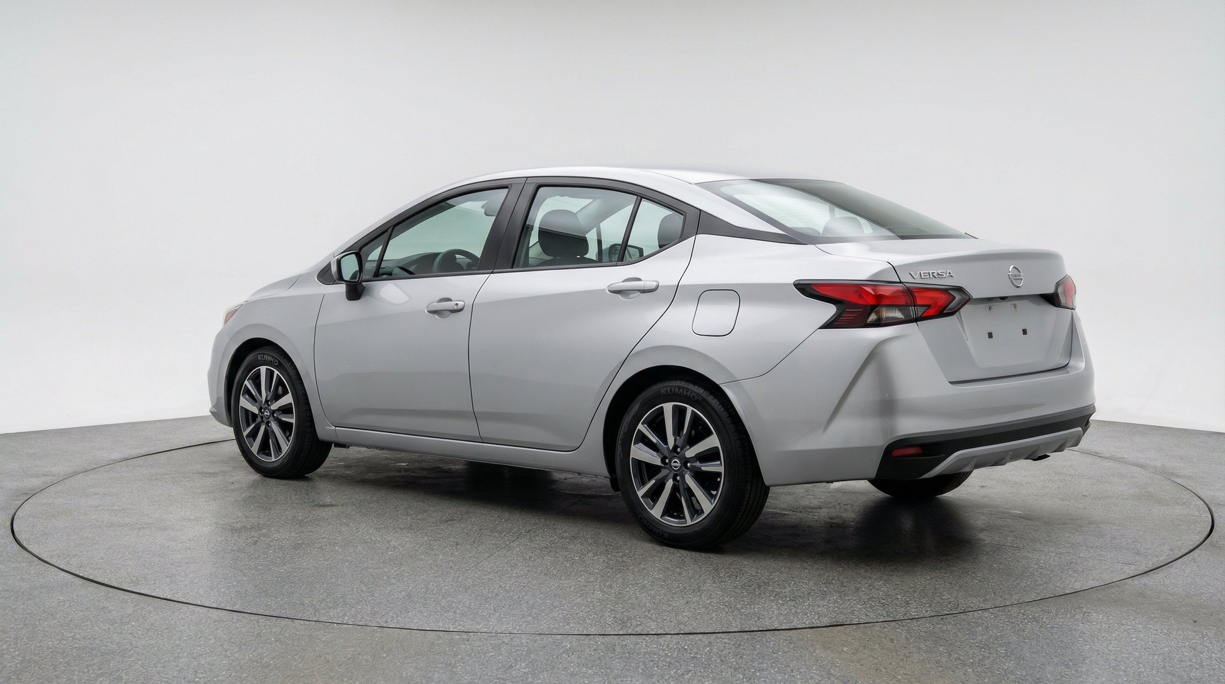 2025 Nissan Versa Sedan SV - Photo 6