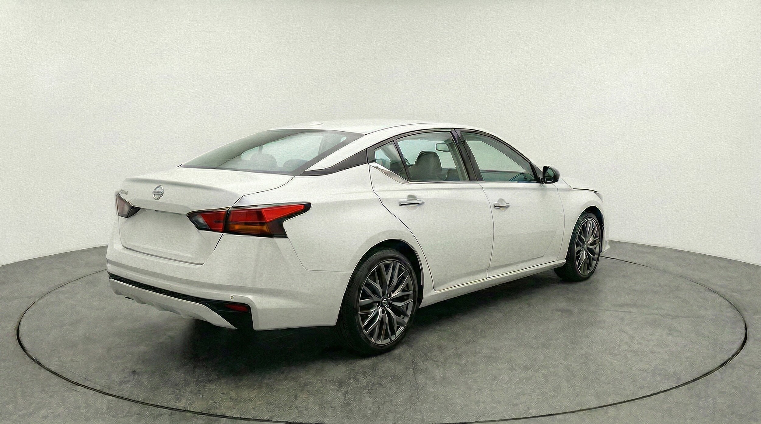 Thumbnail: 2025 Nissan Altima - 9