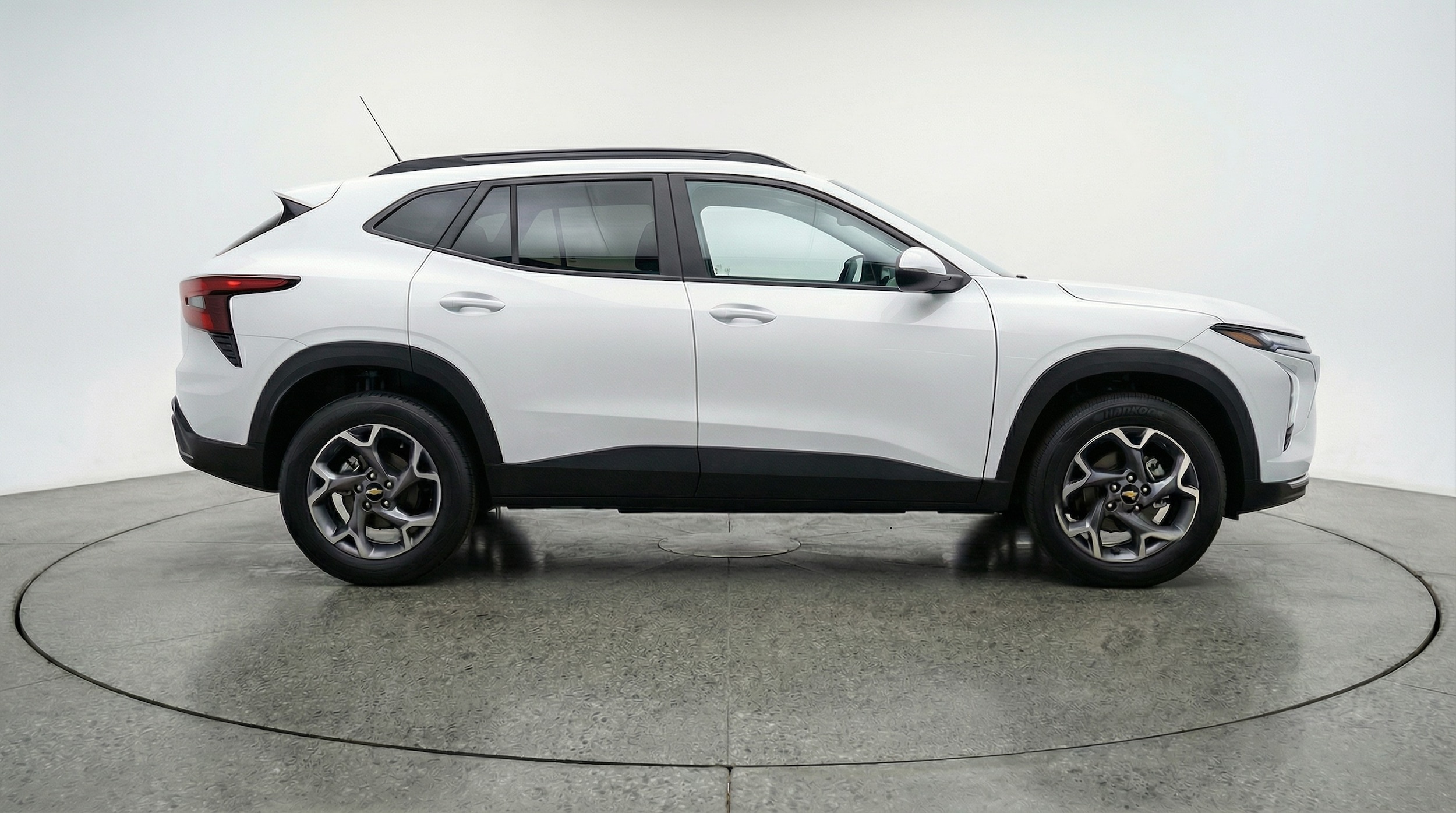 Thumbnail: 2025 Chevrolet Trax - 8