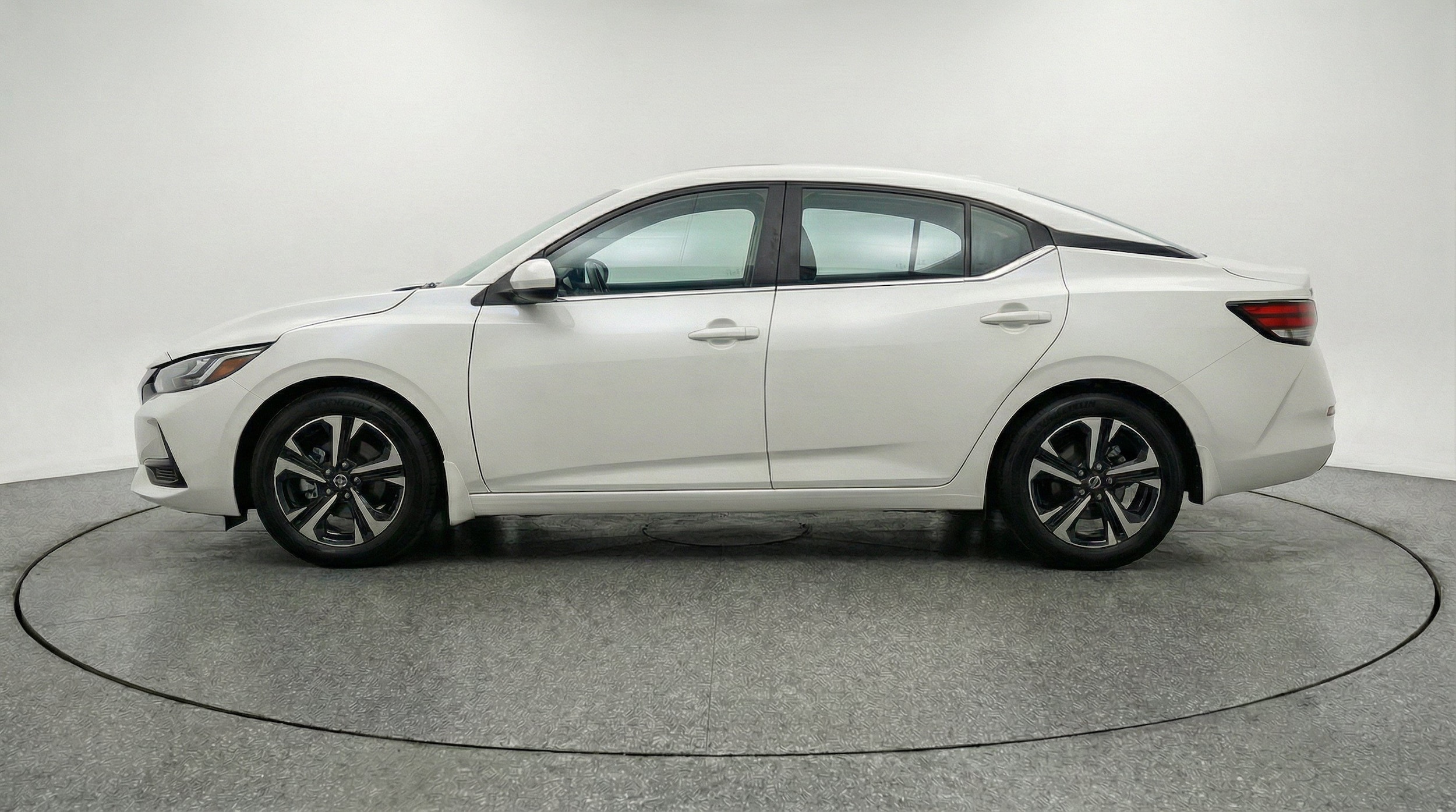 Thumbnail: 2025 Nissan Sentra - 5