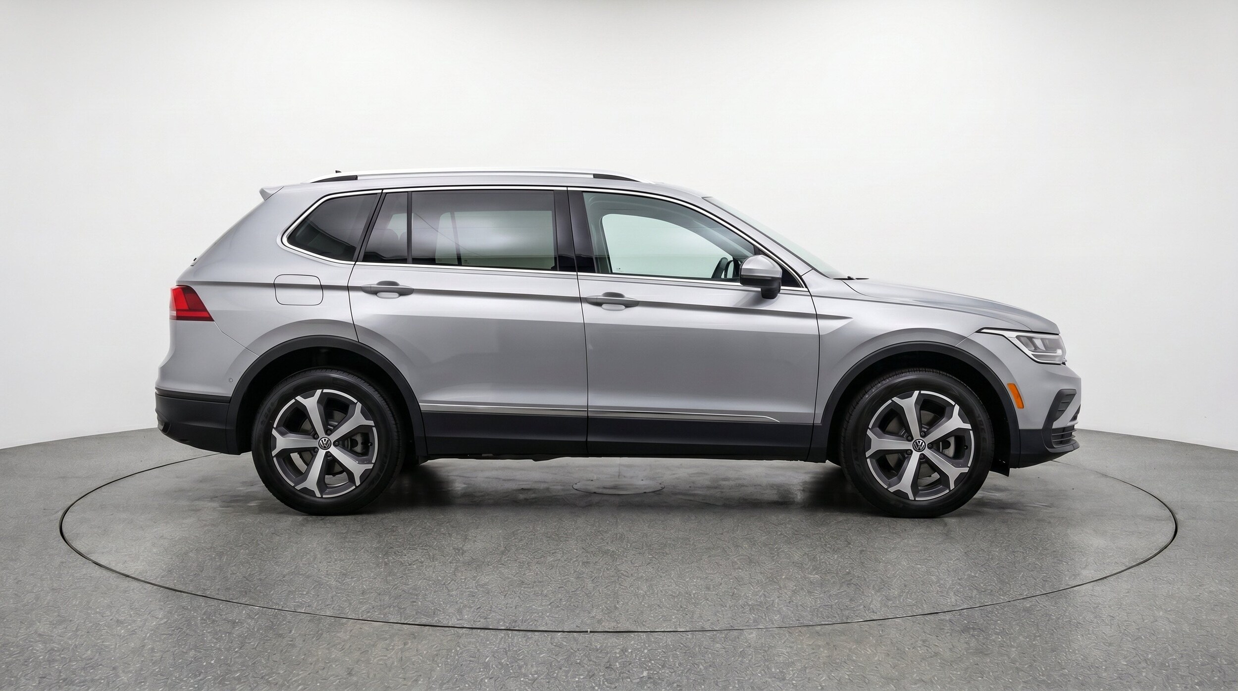 Thumbnail: 2026 Volkswagen Tiguan - 11