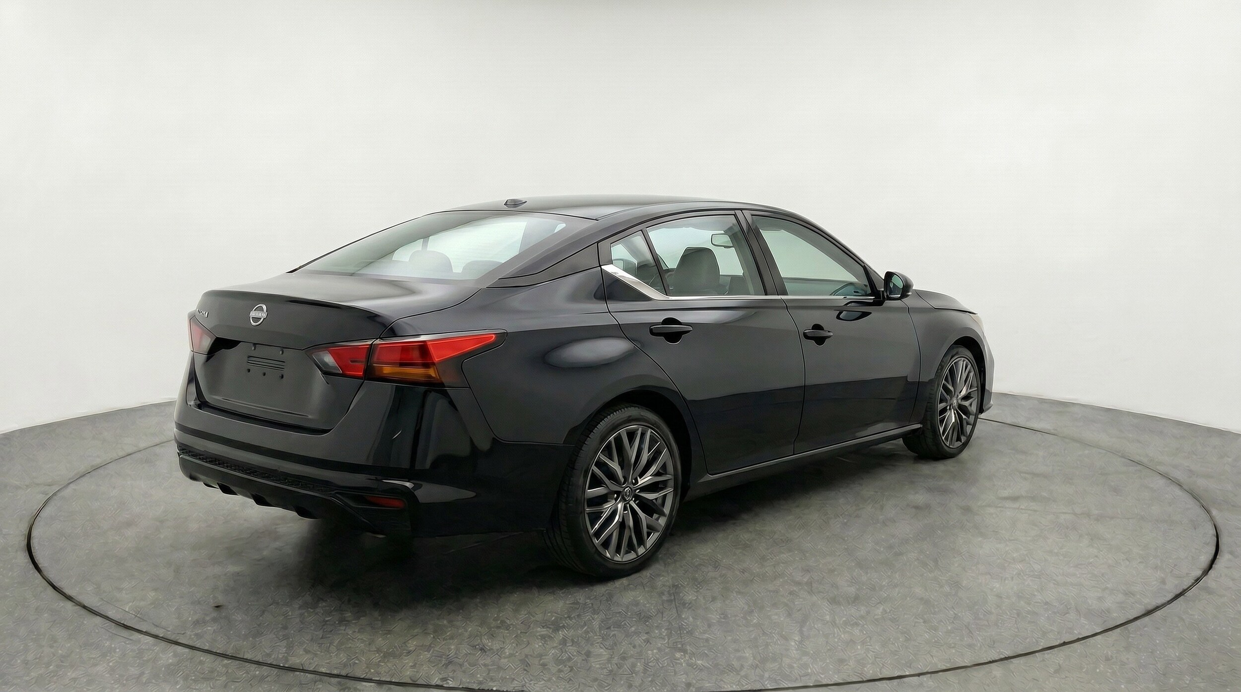 Thumbnail: 2025 Nissan Altima - 9