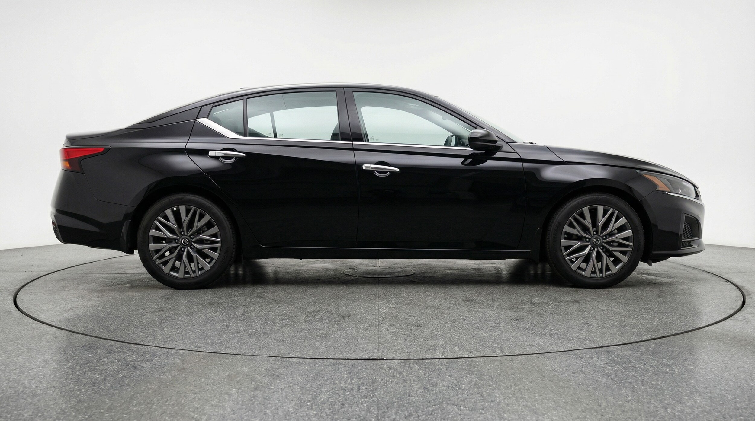 Thumbnail: 2025 Nissan Altima - 8