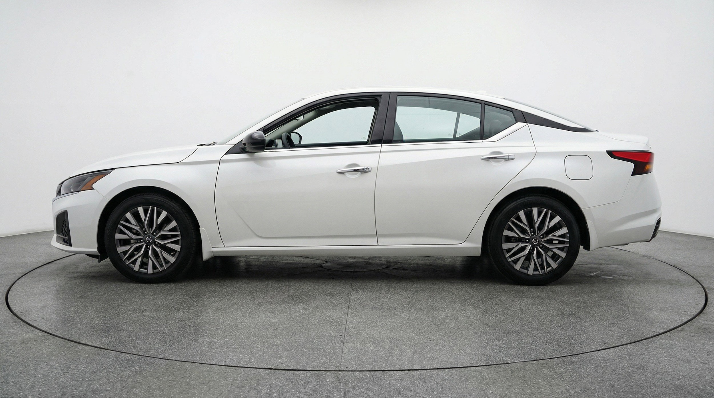 Thumbnail: 2025 Nissan Altima - 5