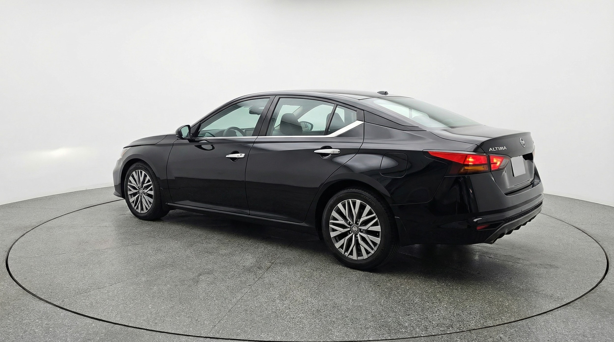 Thumbnail: 2025 Nissan Altima - 5