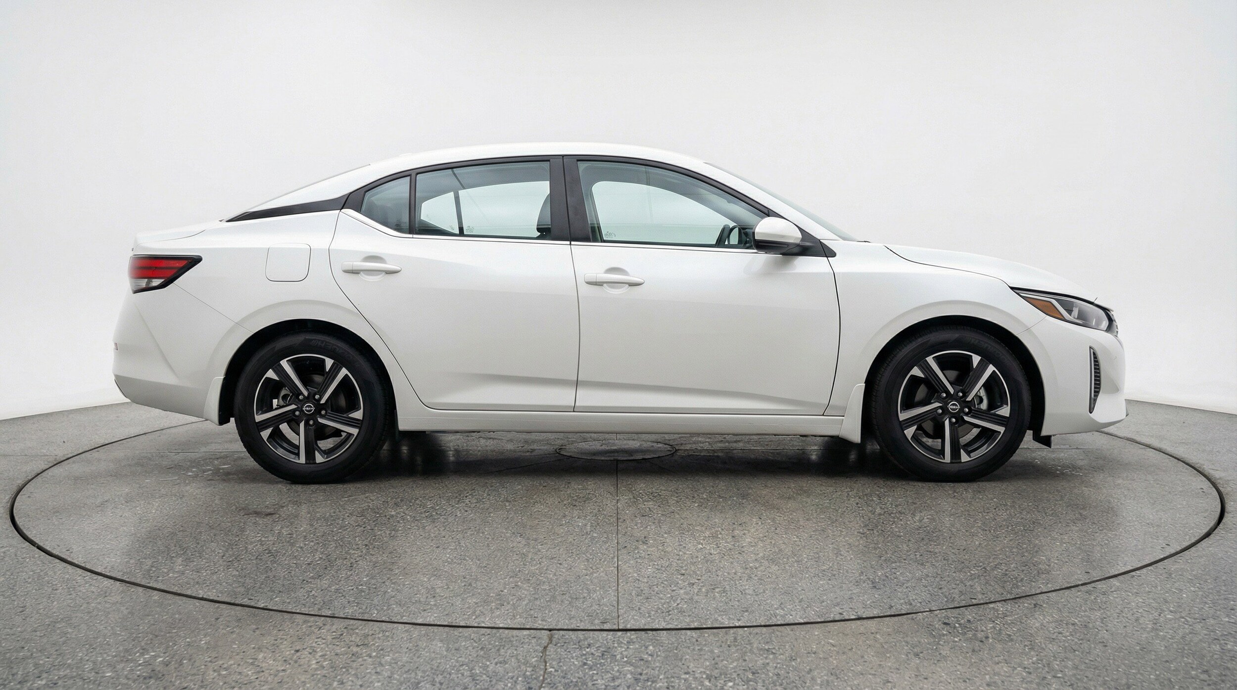 Thumbnail: 2025 Nissan Sentra - 11