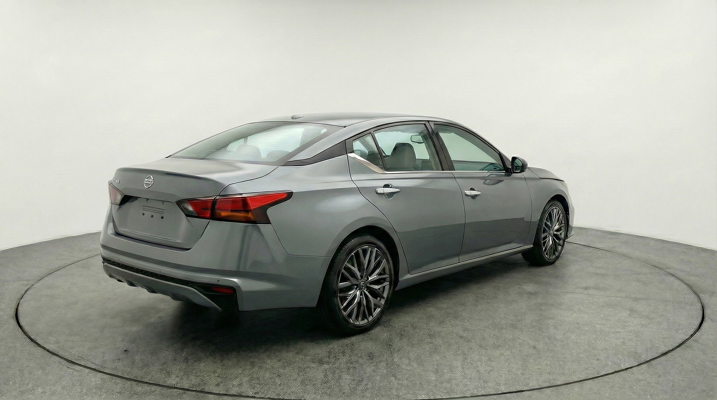 Thumbnail: 2025 Nissan Altima - 9