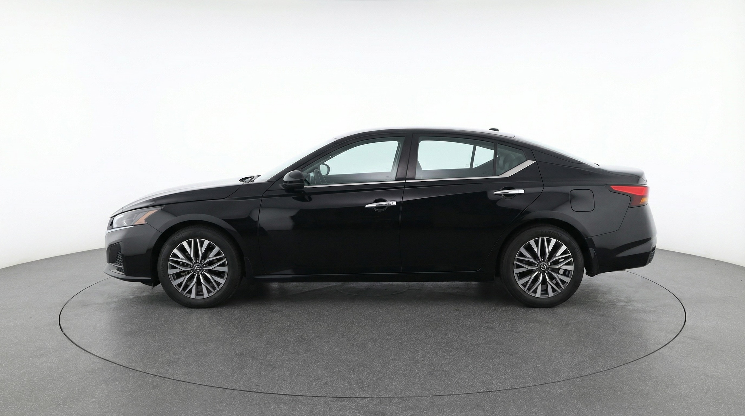 Thumbnail: 2025 Nissan Altima - 4