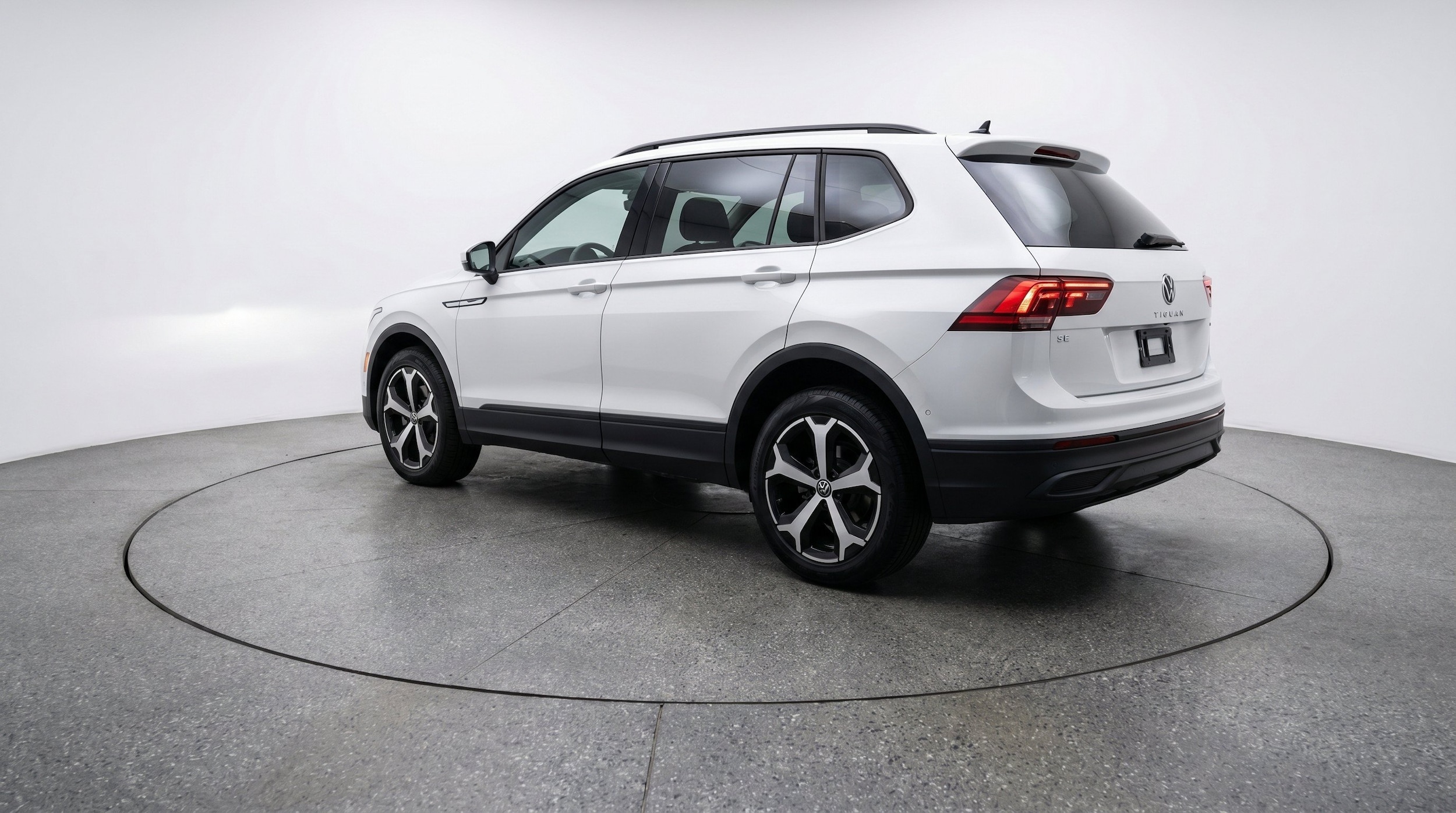 Thumbnail: 2026 Volkswagen Tiguan - 6
