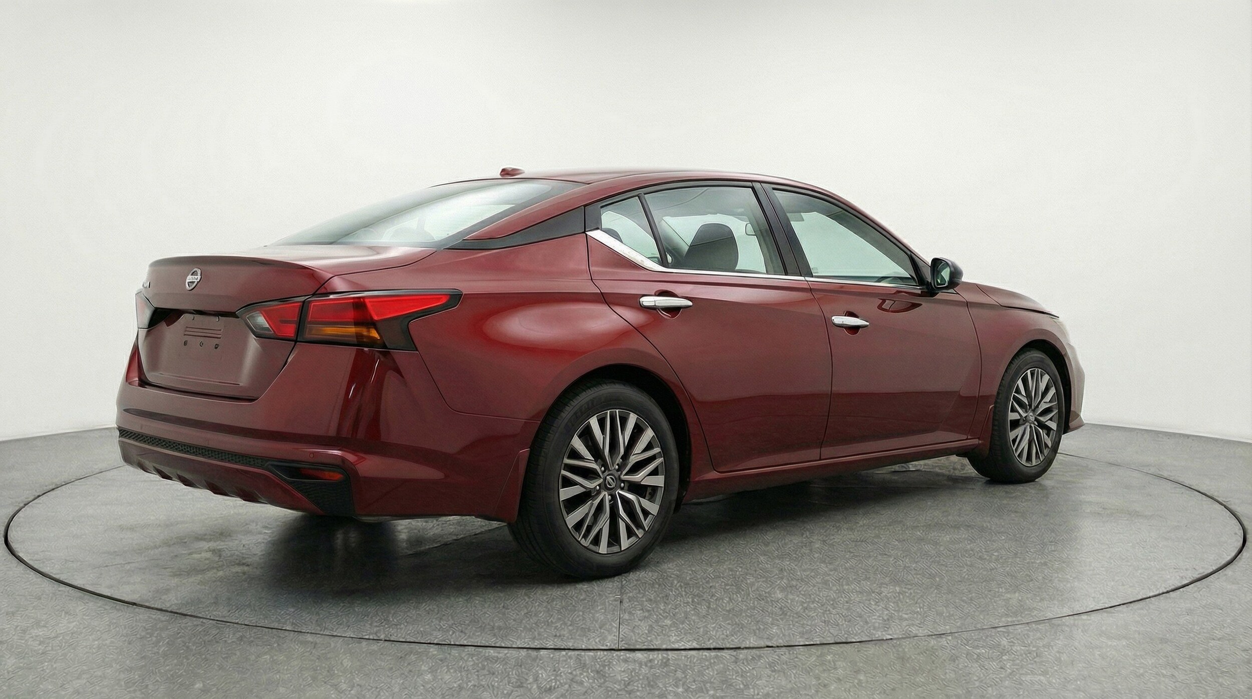 Thumbnail: 2025 Nissan Altima - 9