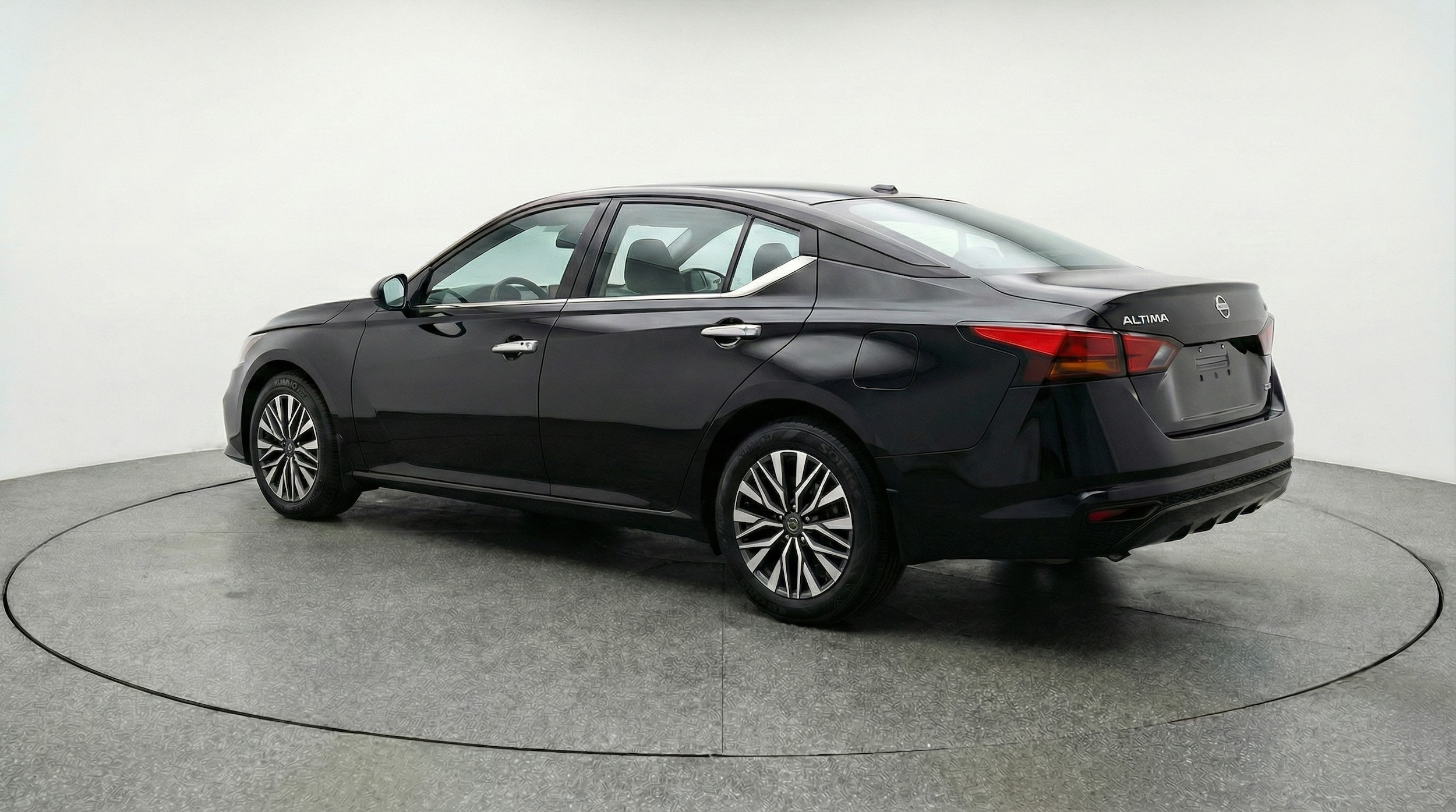 Thumbnail: 2025 Nissan Altima - 5