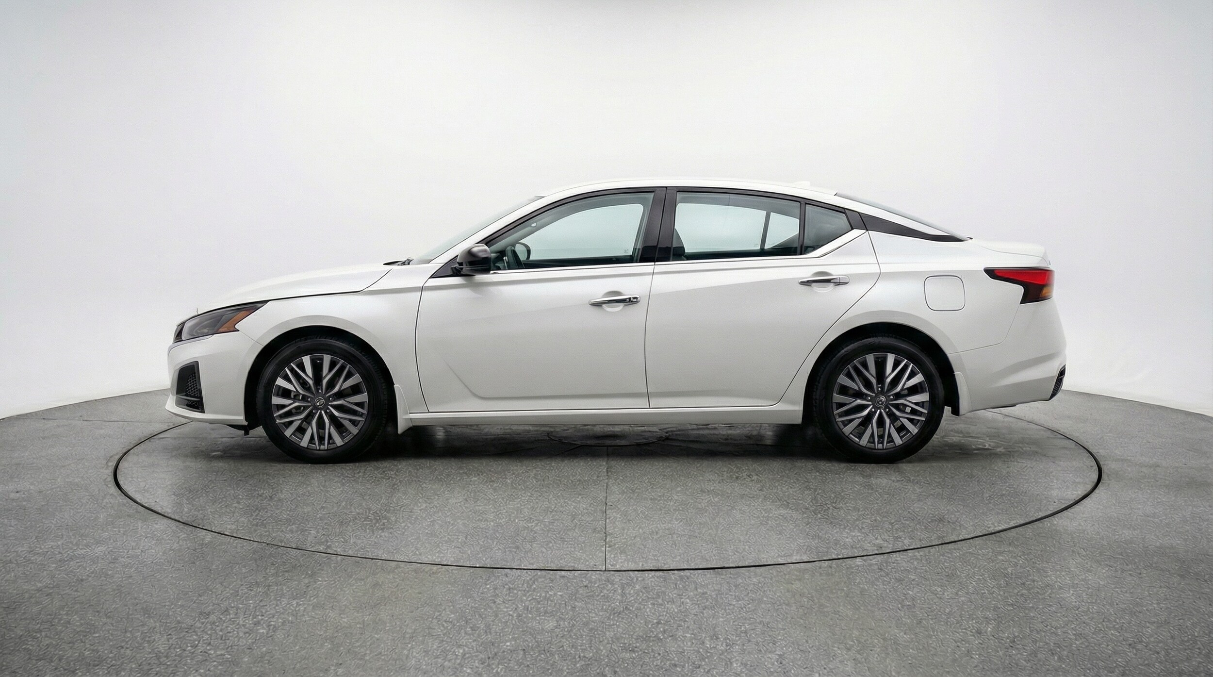 Thumbnail: 2025 Nissan Altima - 4