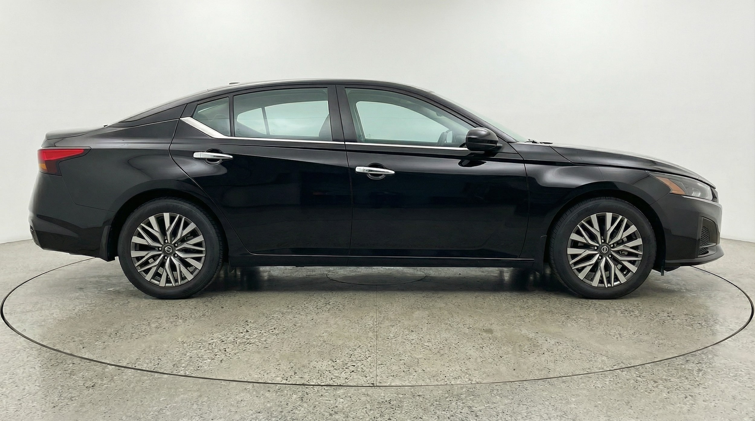 Thumbnail: 2025 Nissan Altima - 8