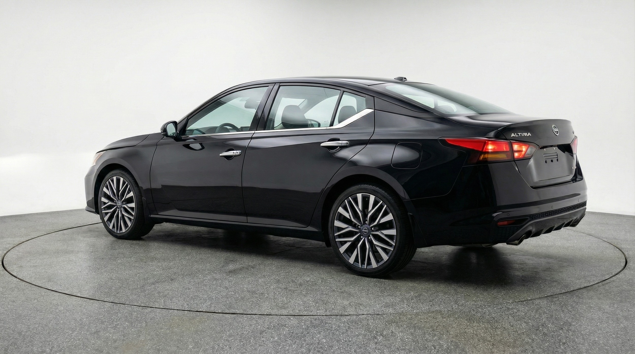 Thumbnail: 2025 Nissan Altima - 5