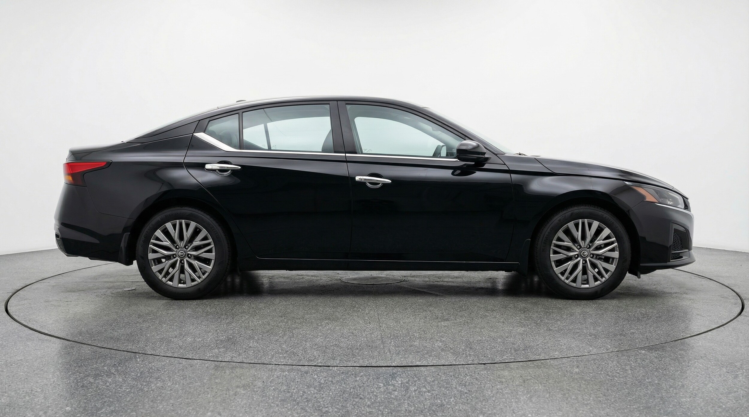 Thumbnail: 2025 Nissan Altima - 8