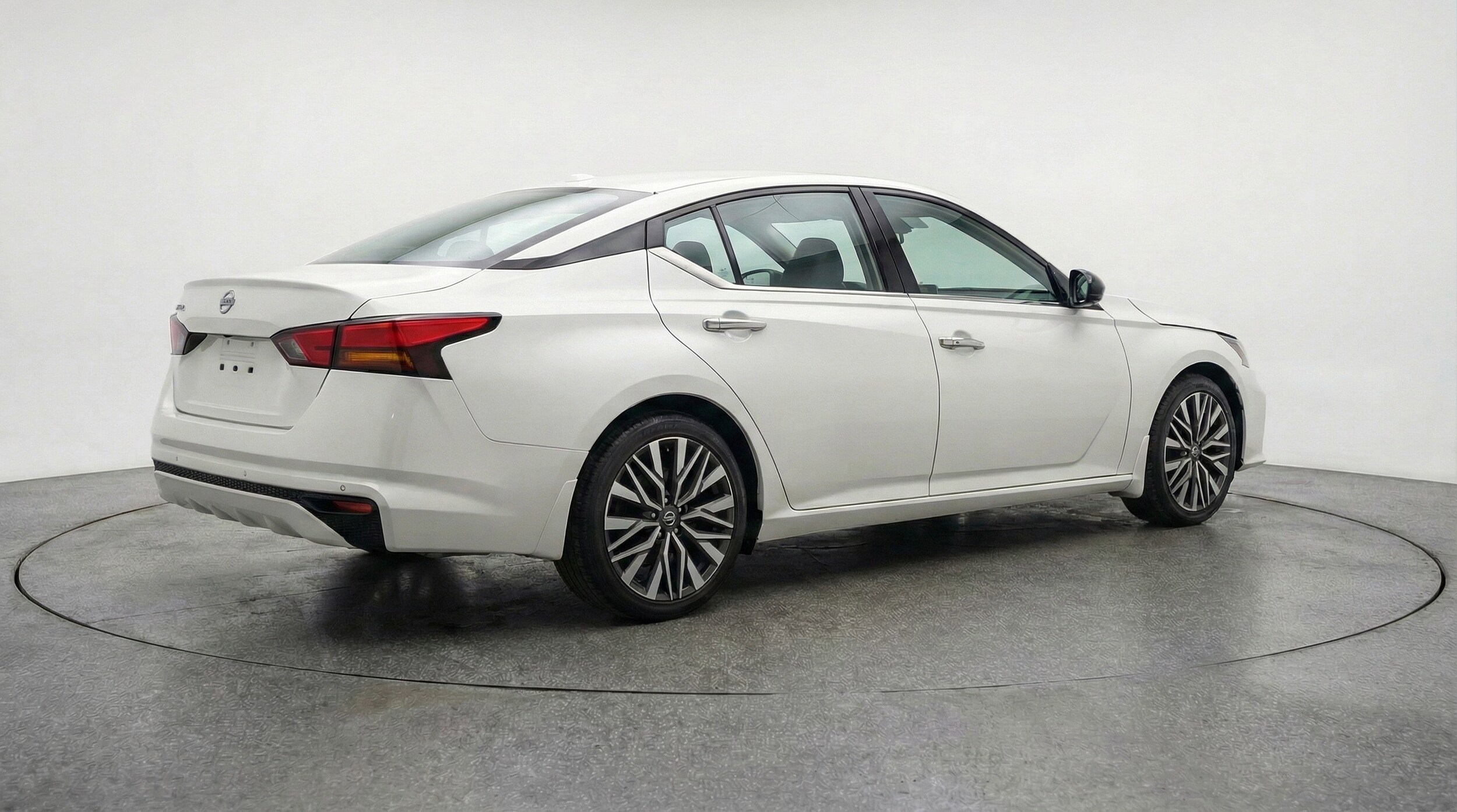 Thumbnail: 2025 Nissan Altima - 9