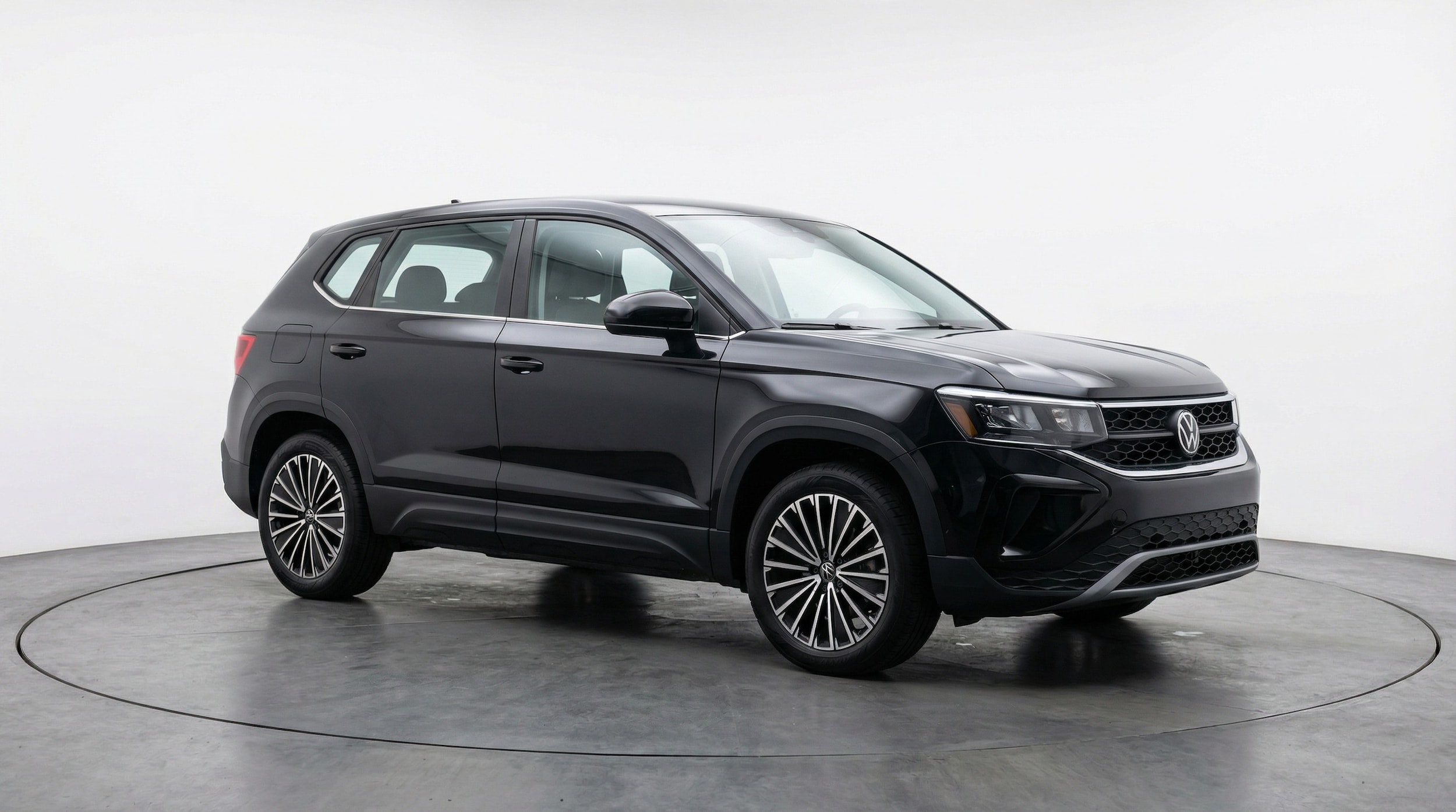 Thumbnail: 2025 Volkswagen Taos - 1