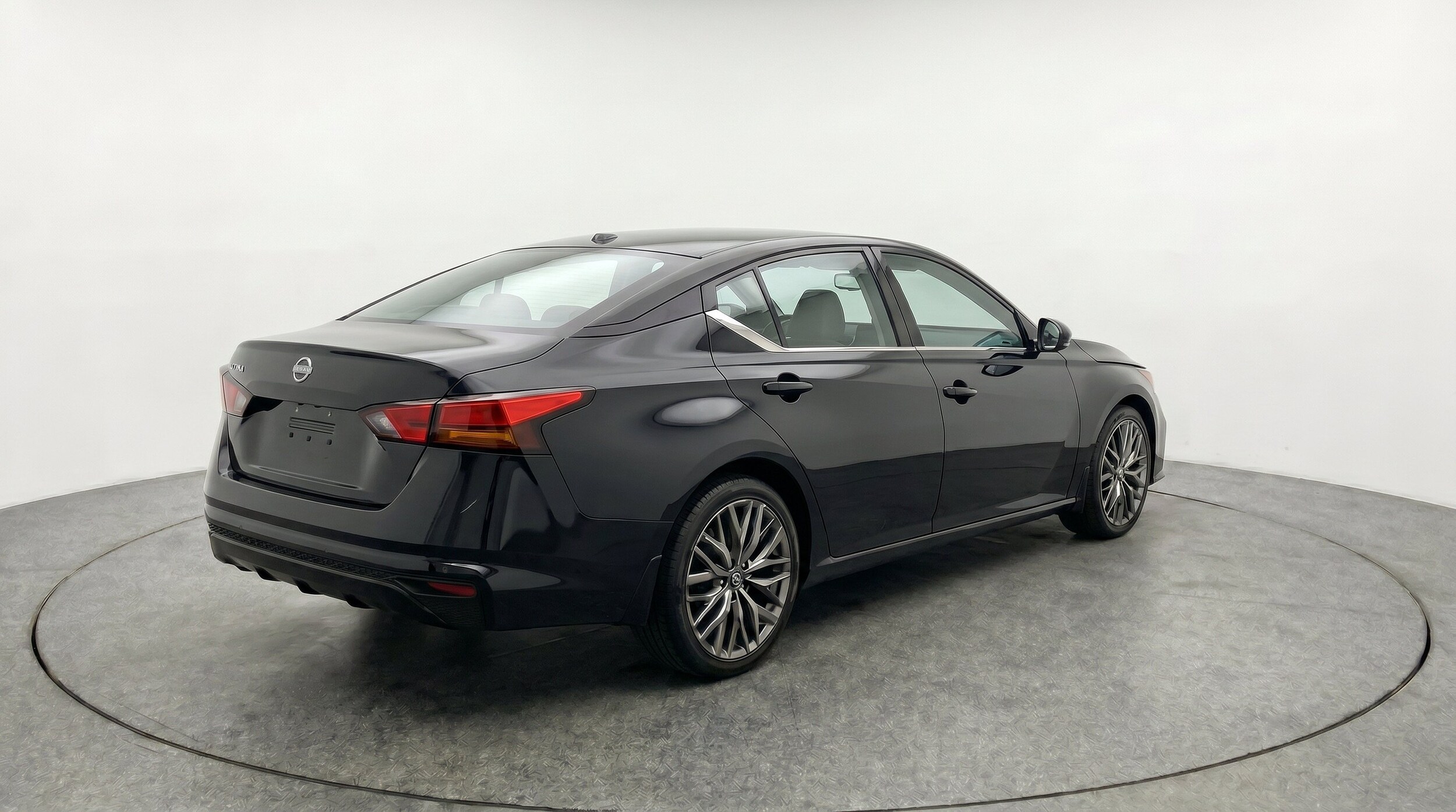Thumbnail: 2025 Nissan Altima - 9