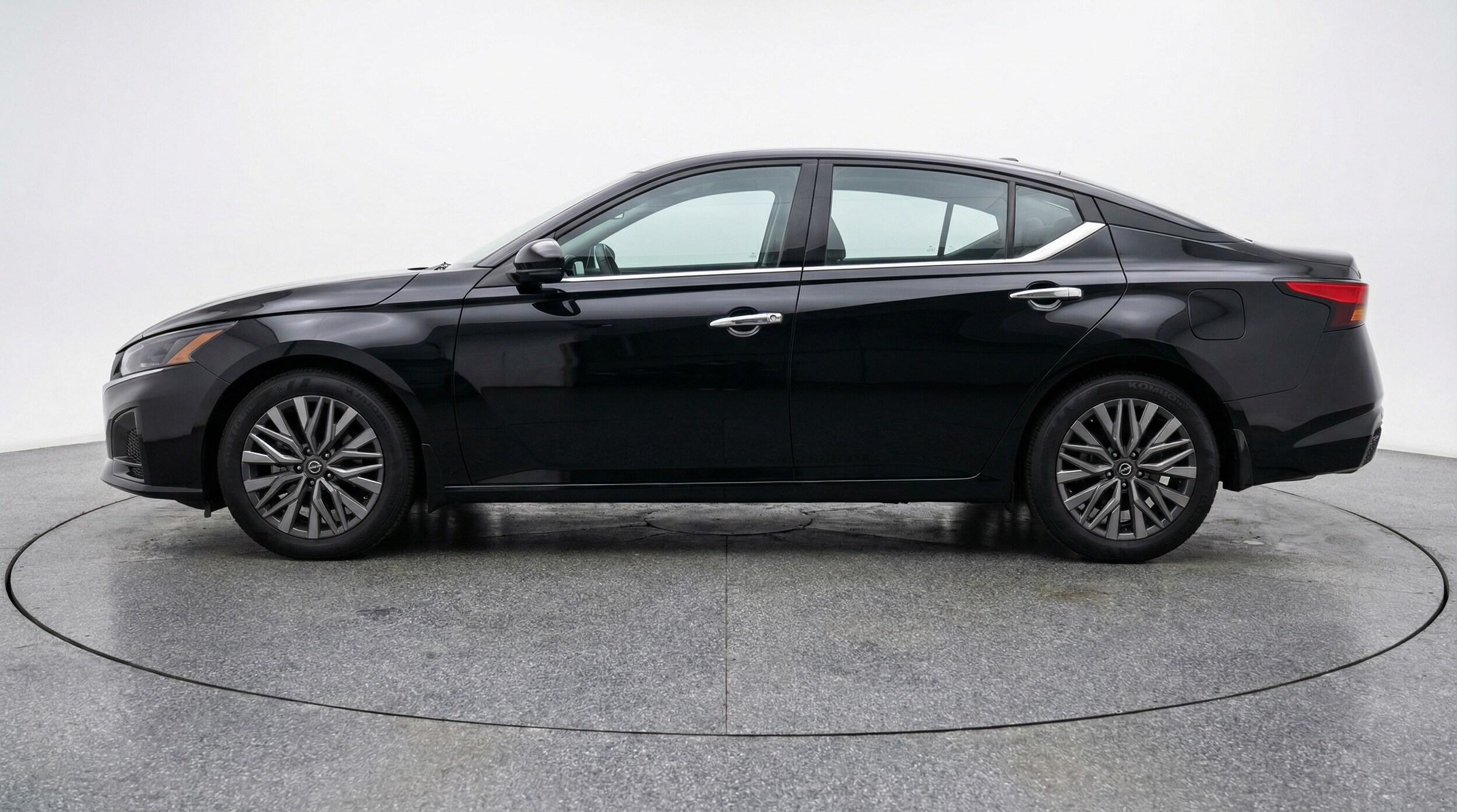 Thumbnail: 2025 Nissan Altima - 4