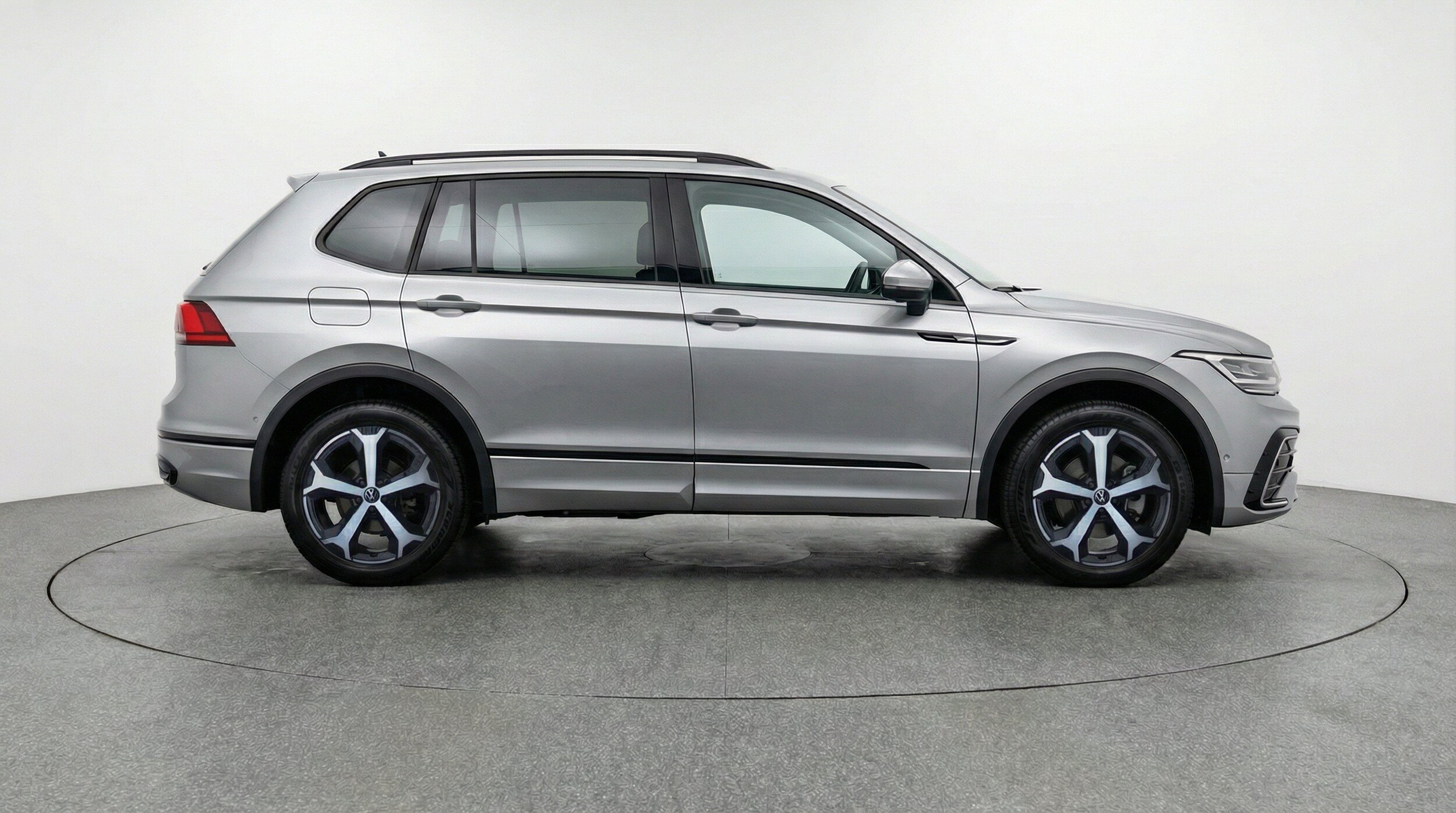 Thumbnail: 2026 Volkswagen Tiguan - 11
