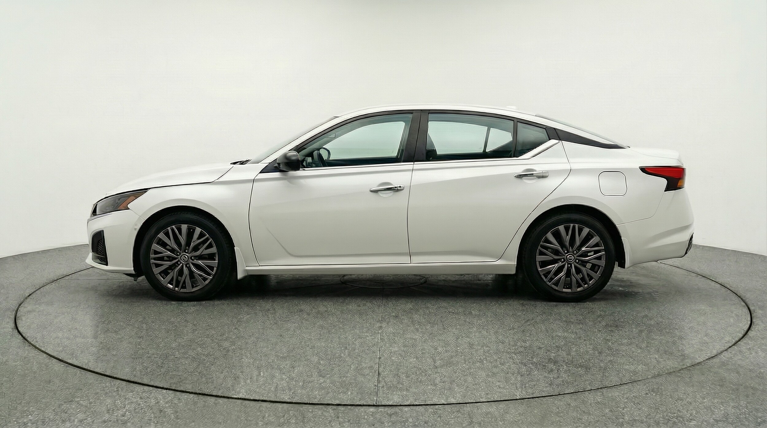 Thumbnail: 2025 Nissan Altima - 4