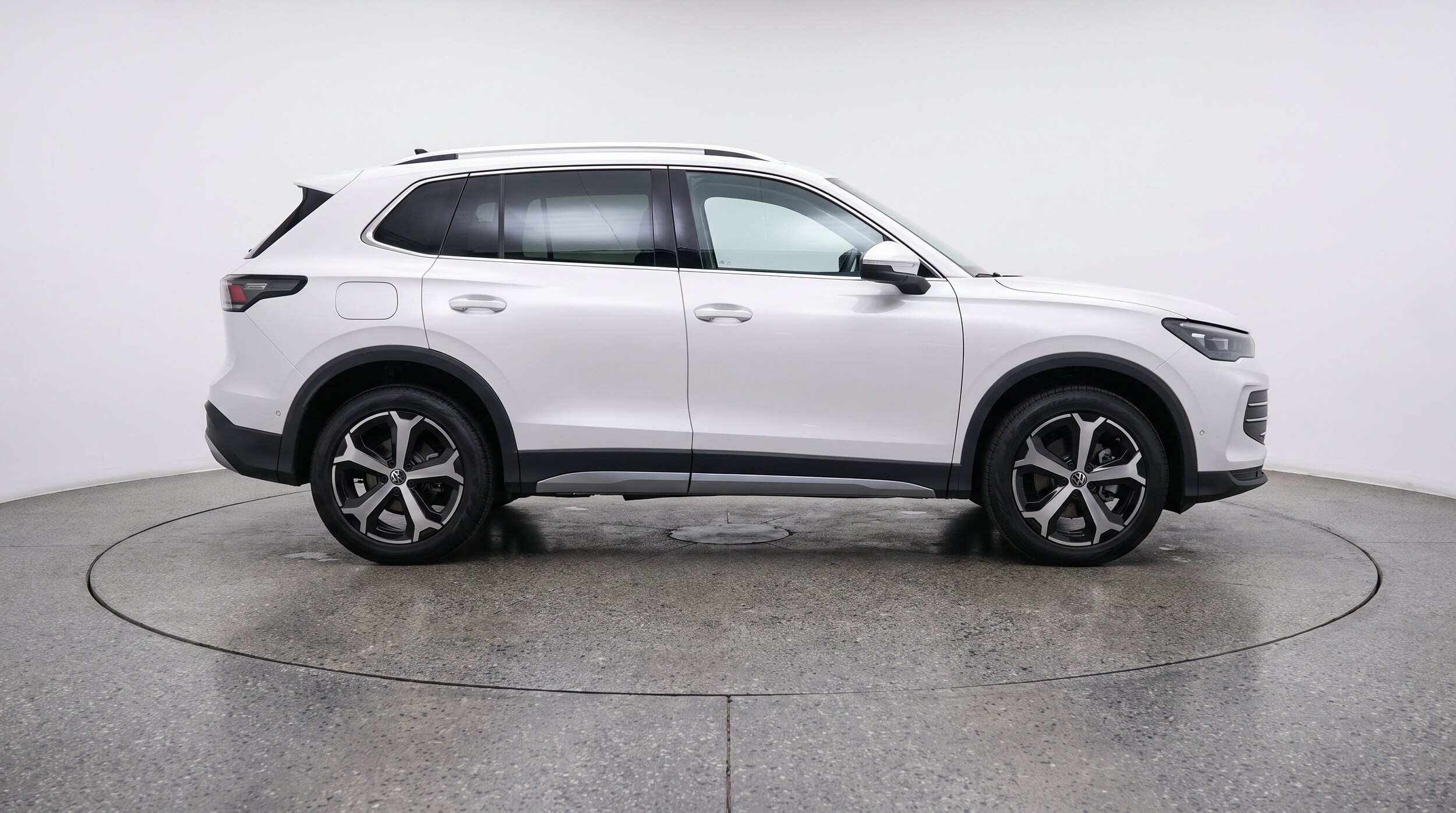 Thumbnail: 2026 Volkswagen Tiguan - 11