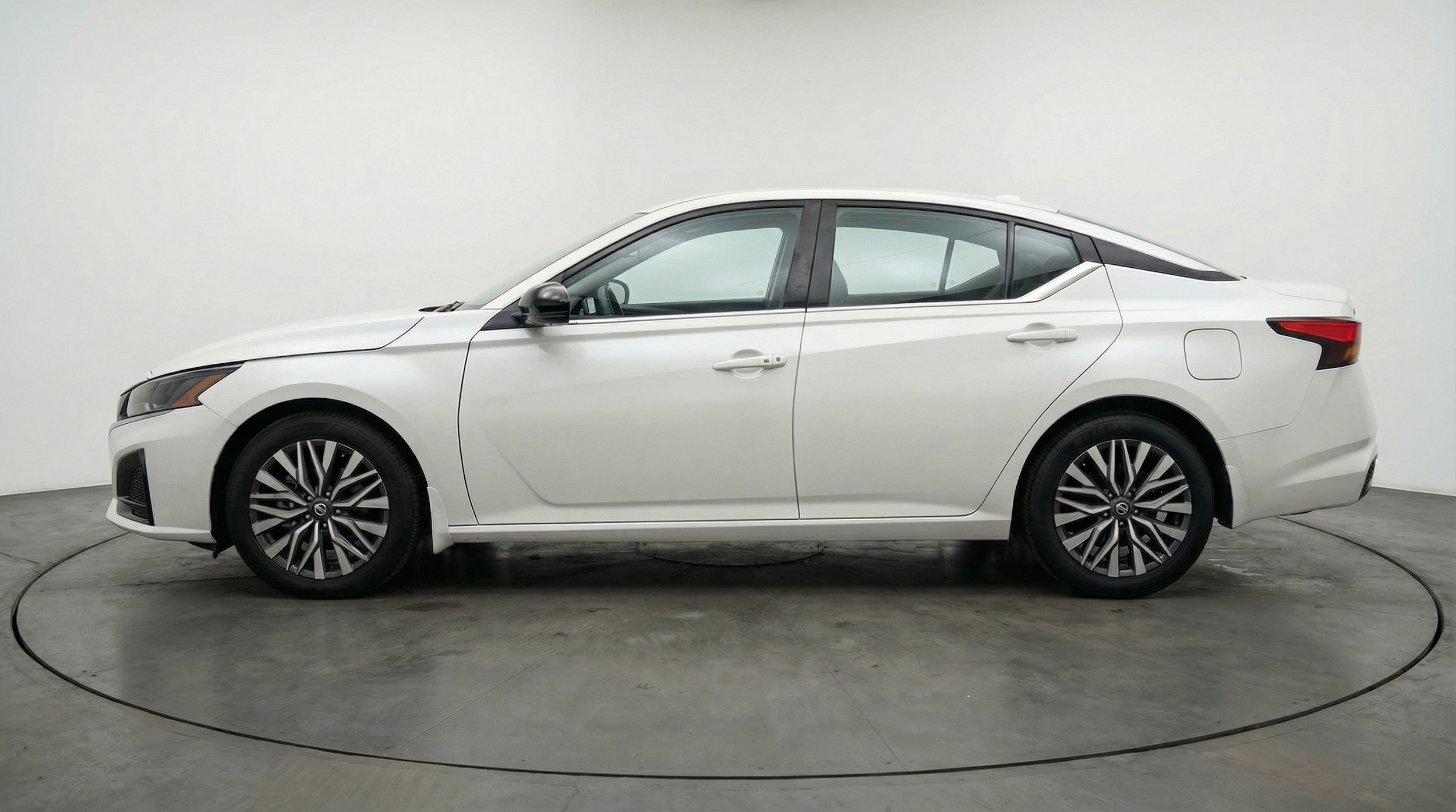 Thumbnail: 2025 Nissan Altima - 4