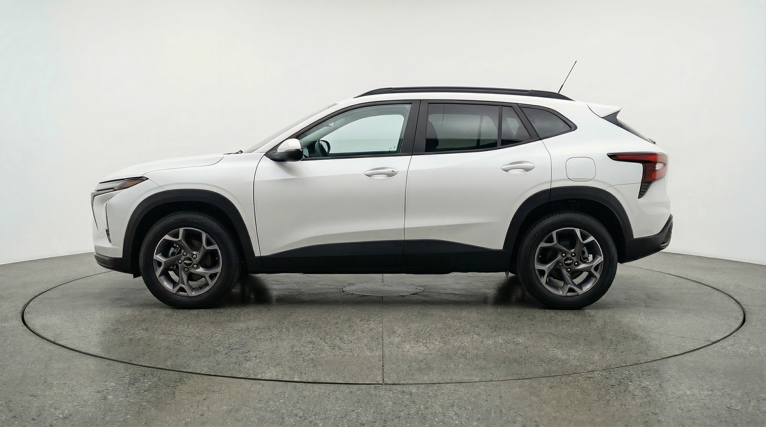 Thumbnail: 2025 Chevrolet Trax - 4