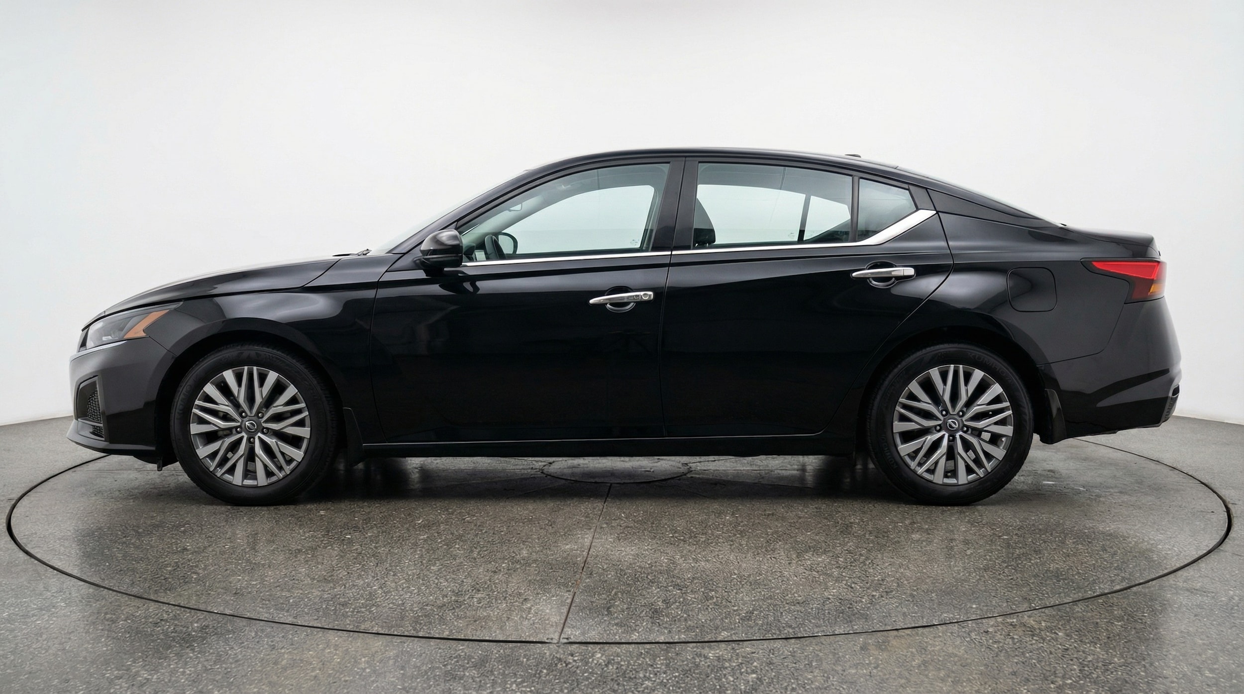 Thumbnail: 2025 Nissan Altima - 4