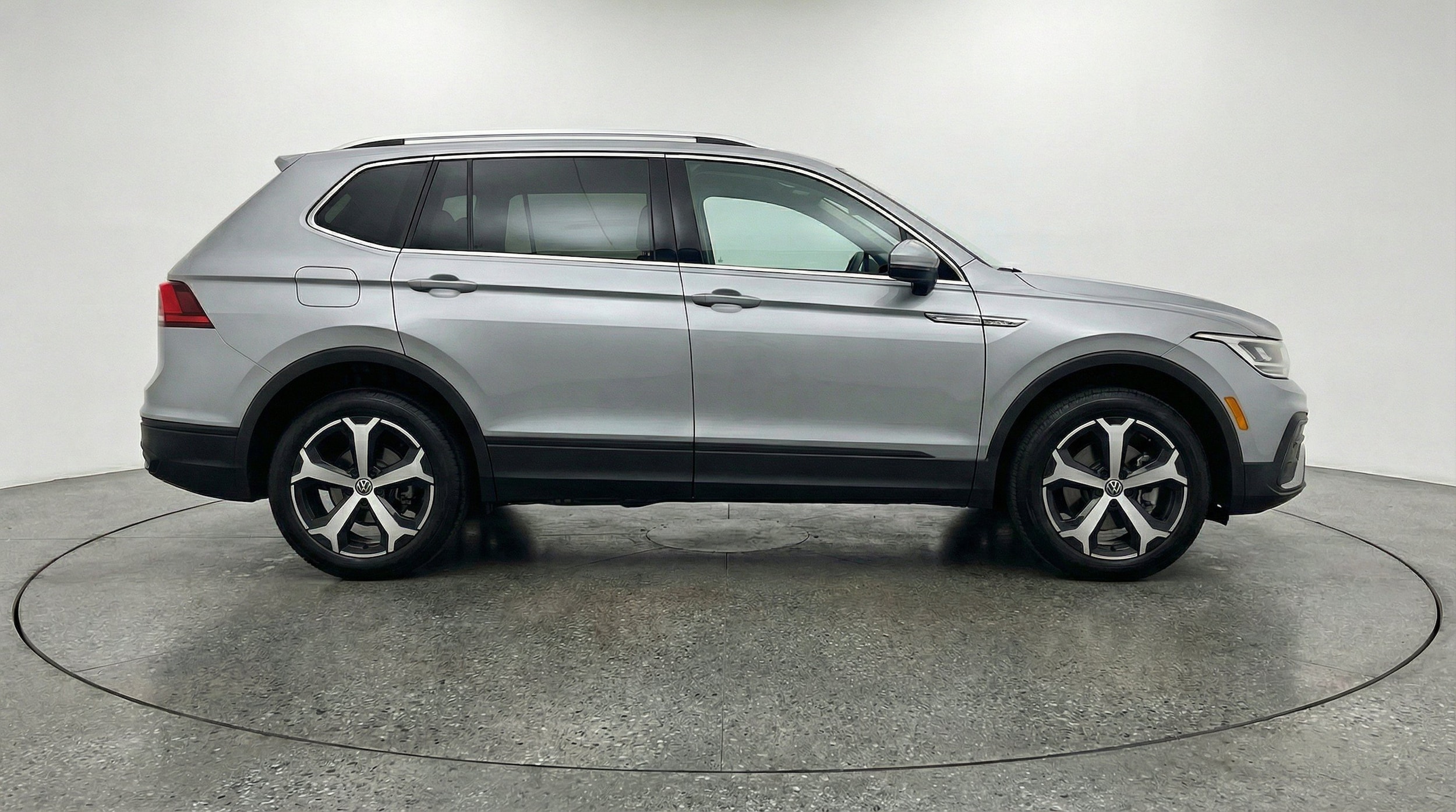 Thumbnail: 2026 Volkswagen Tiguan - 11