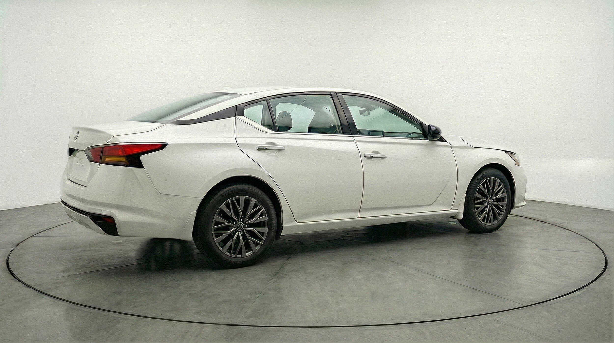 Thumbnail: 2025 Nissan Altima - 9