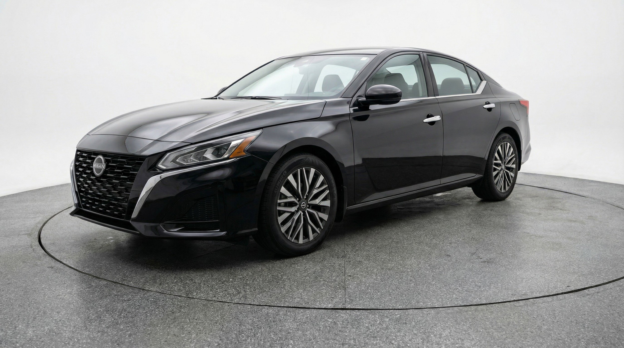 Thumbnail: 2025 Nissan Altima - 3