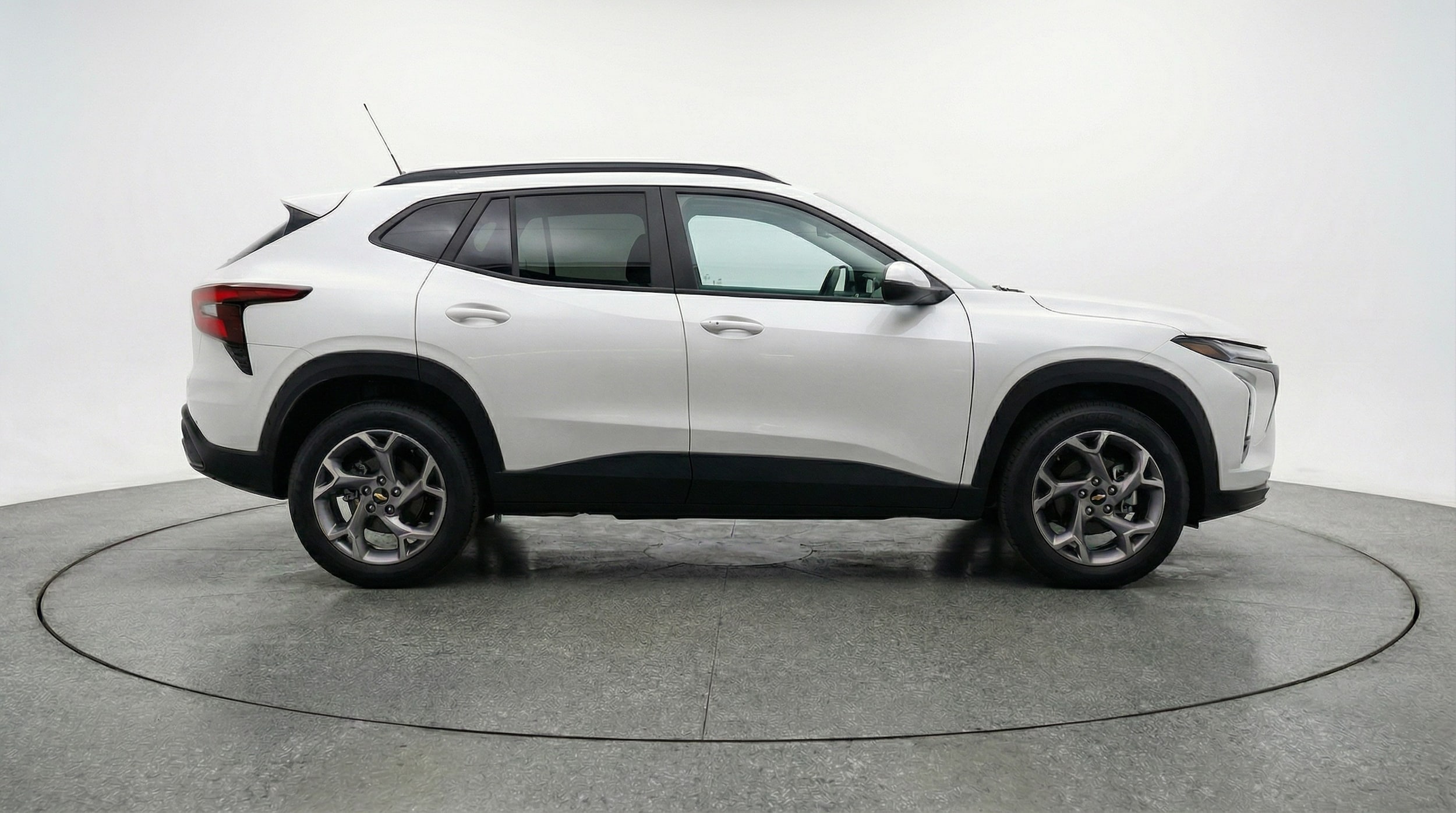 Thumbnail: 2025 Chevrolet Trax - 8