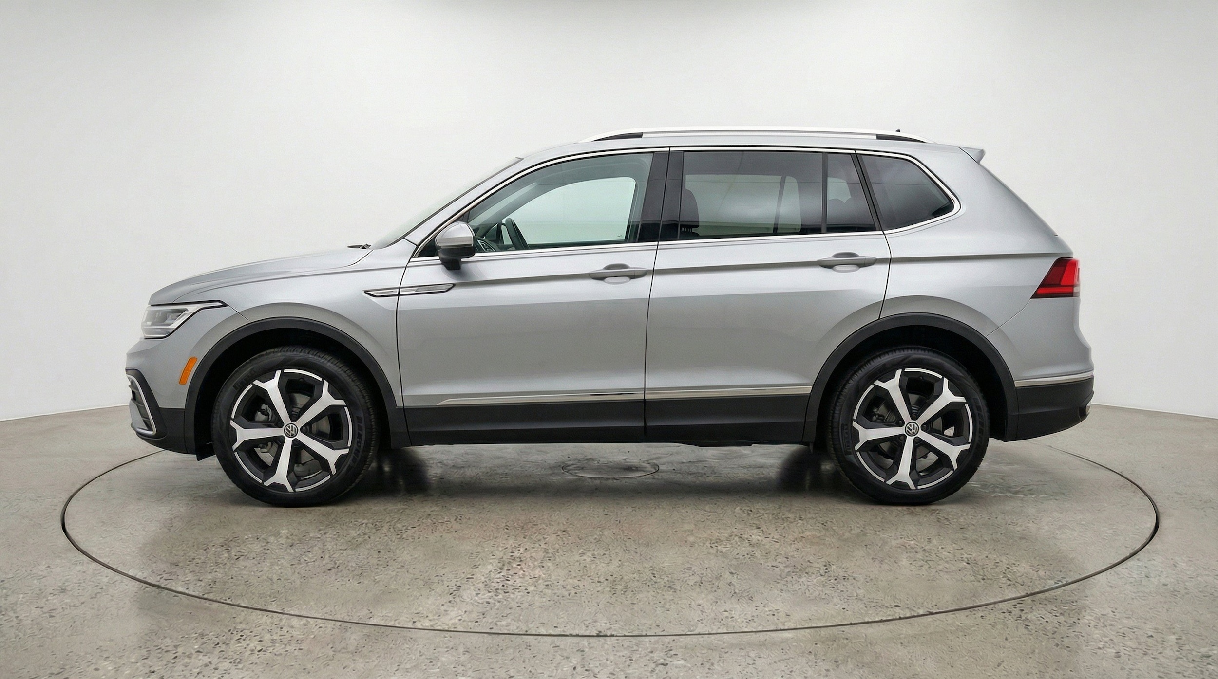 Thumbnail: 2026 Volkswagen Tiguan - 5