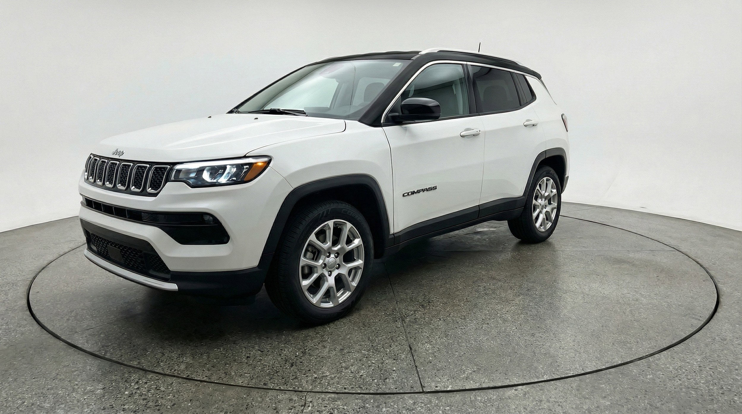 Thumbnail: 2025 Jeep Compass - 3