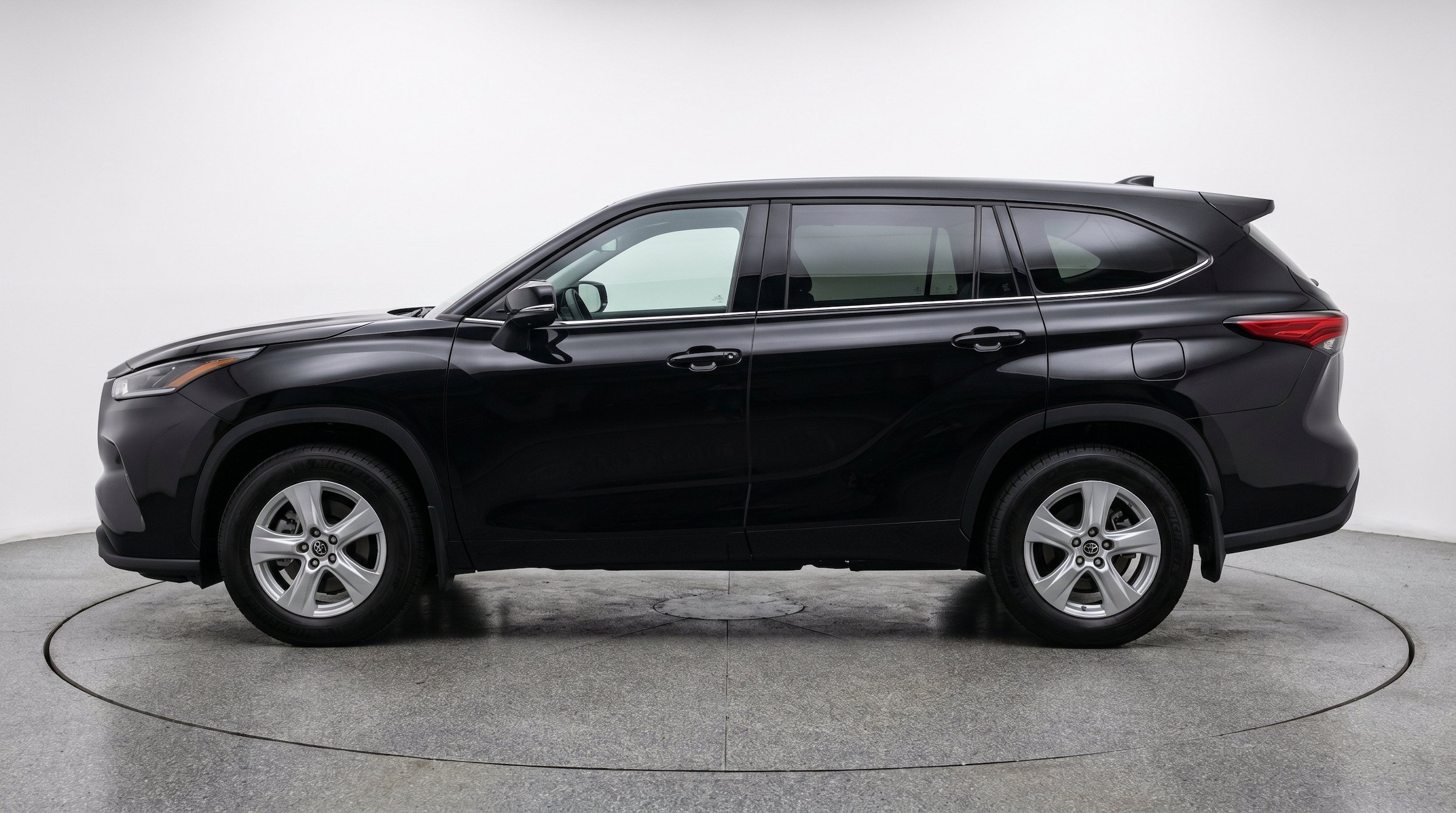 Thumbnail: 2025 Toyota Highlander - 5