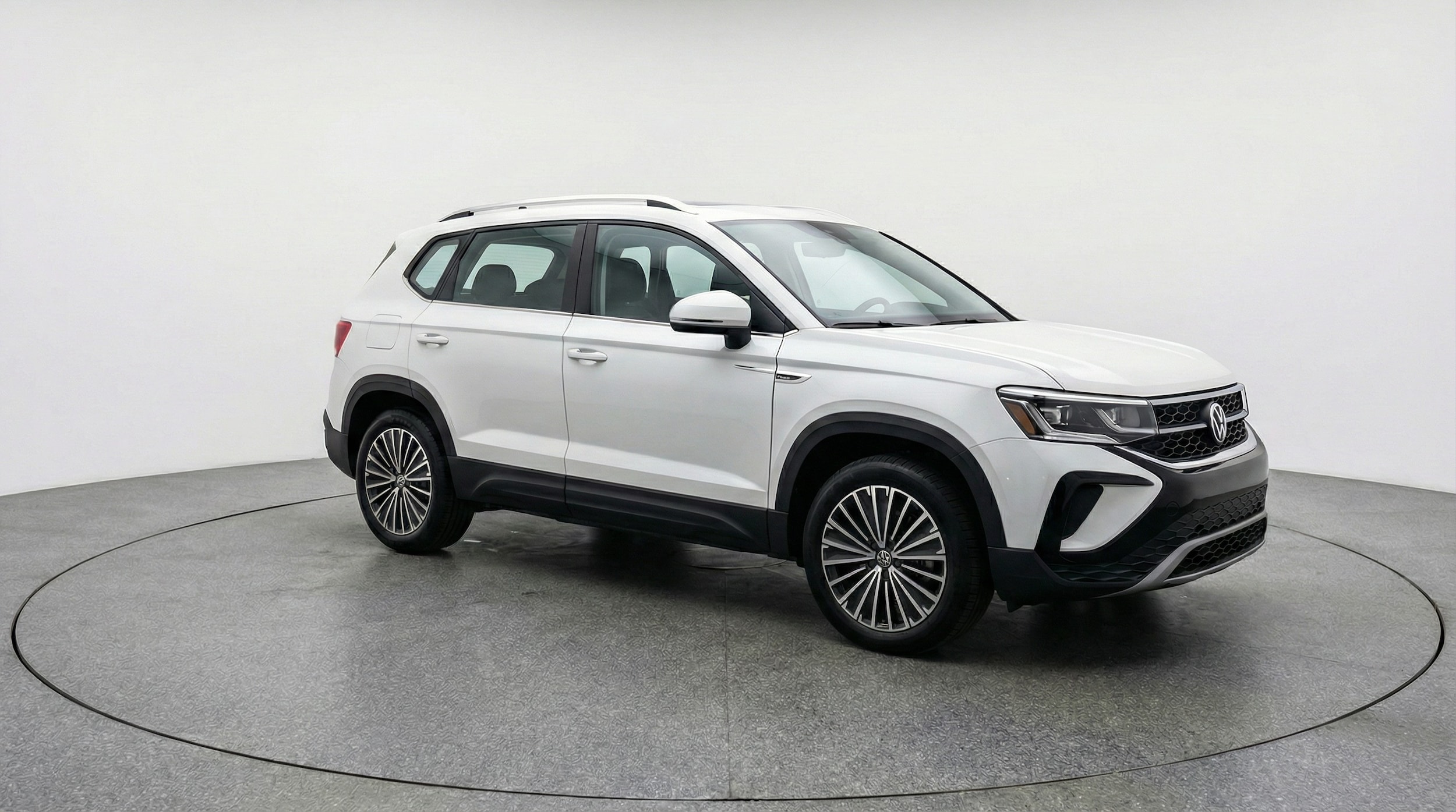 Thumbnail: 2025 Volkswagen Taos - 1